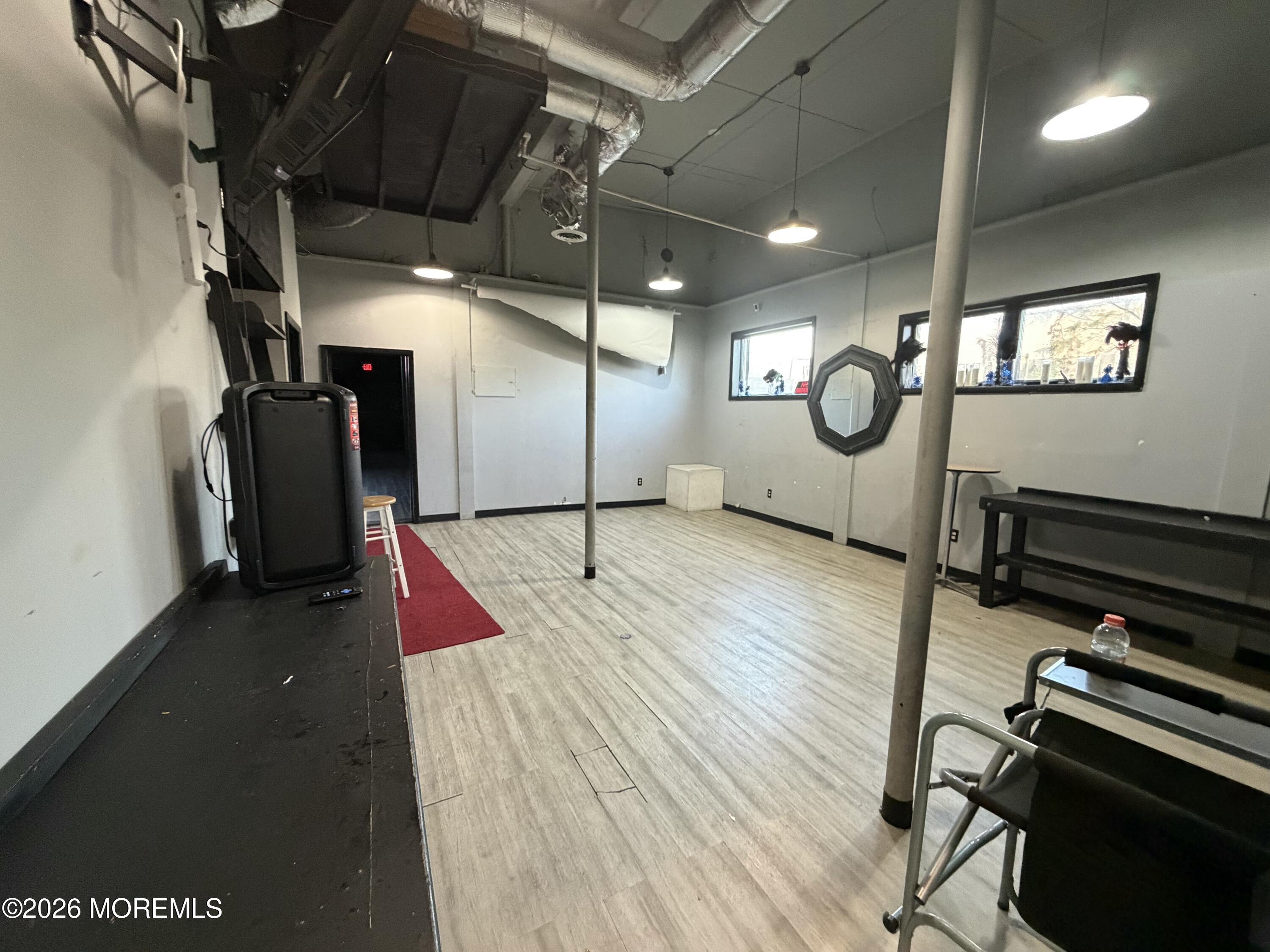 917 3rd Avenue Bay 3