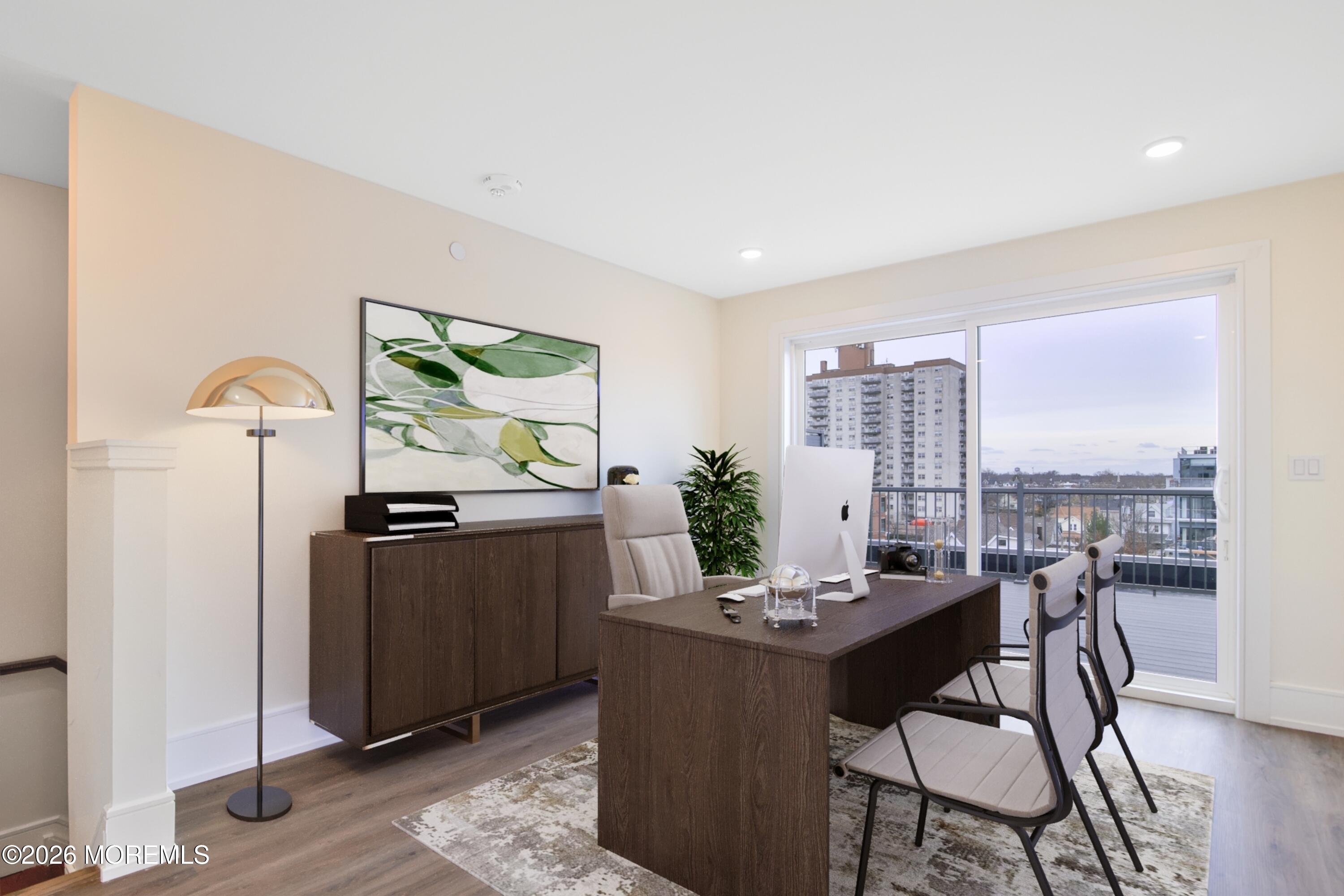 527 Bangs Avenue 407