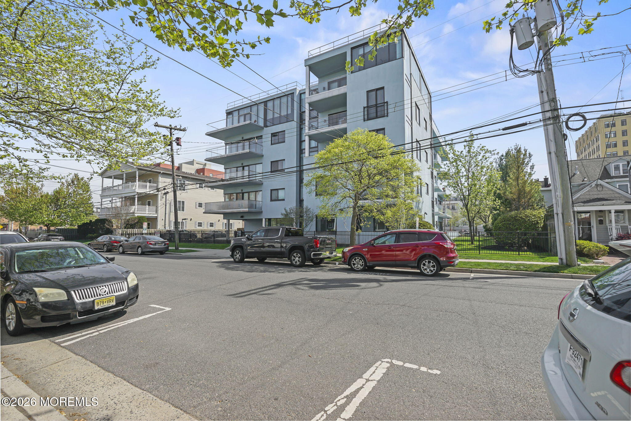 510 Monroe Avenue 401