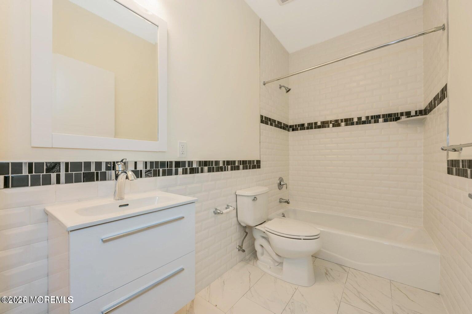 700 Bangs Avenue 410