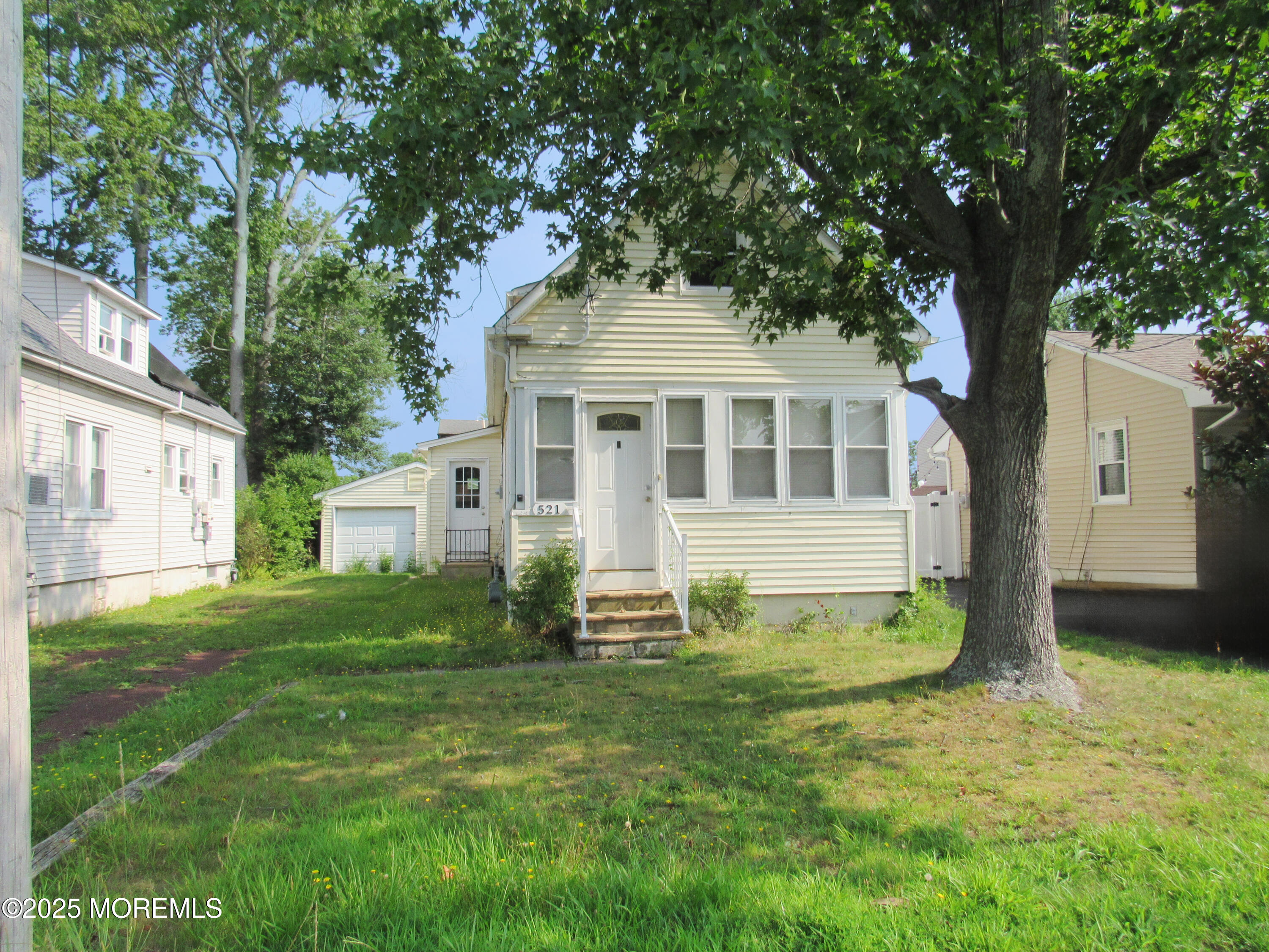 521 E Point Pleasant Avenue