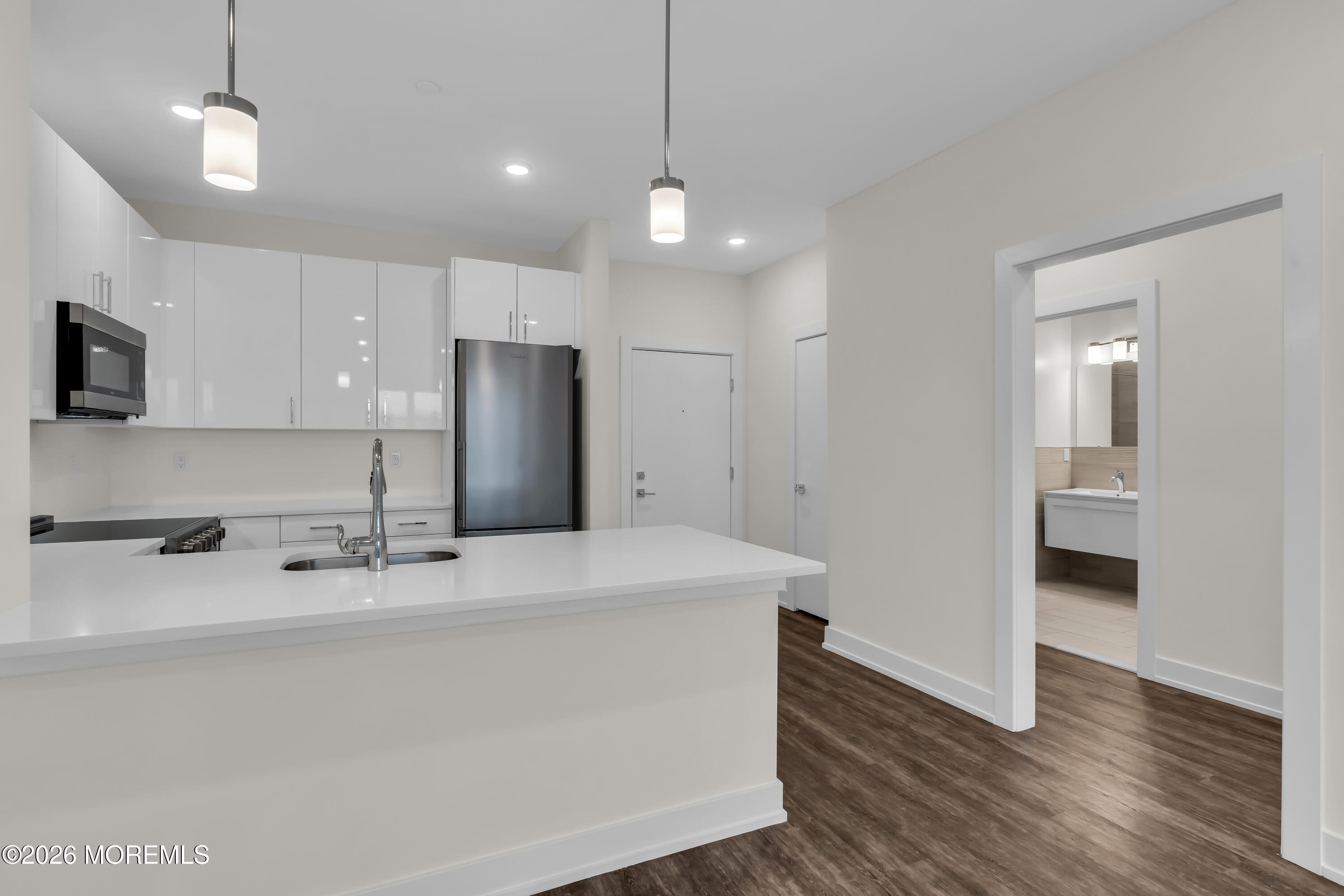 521 Lake Avenue 315