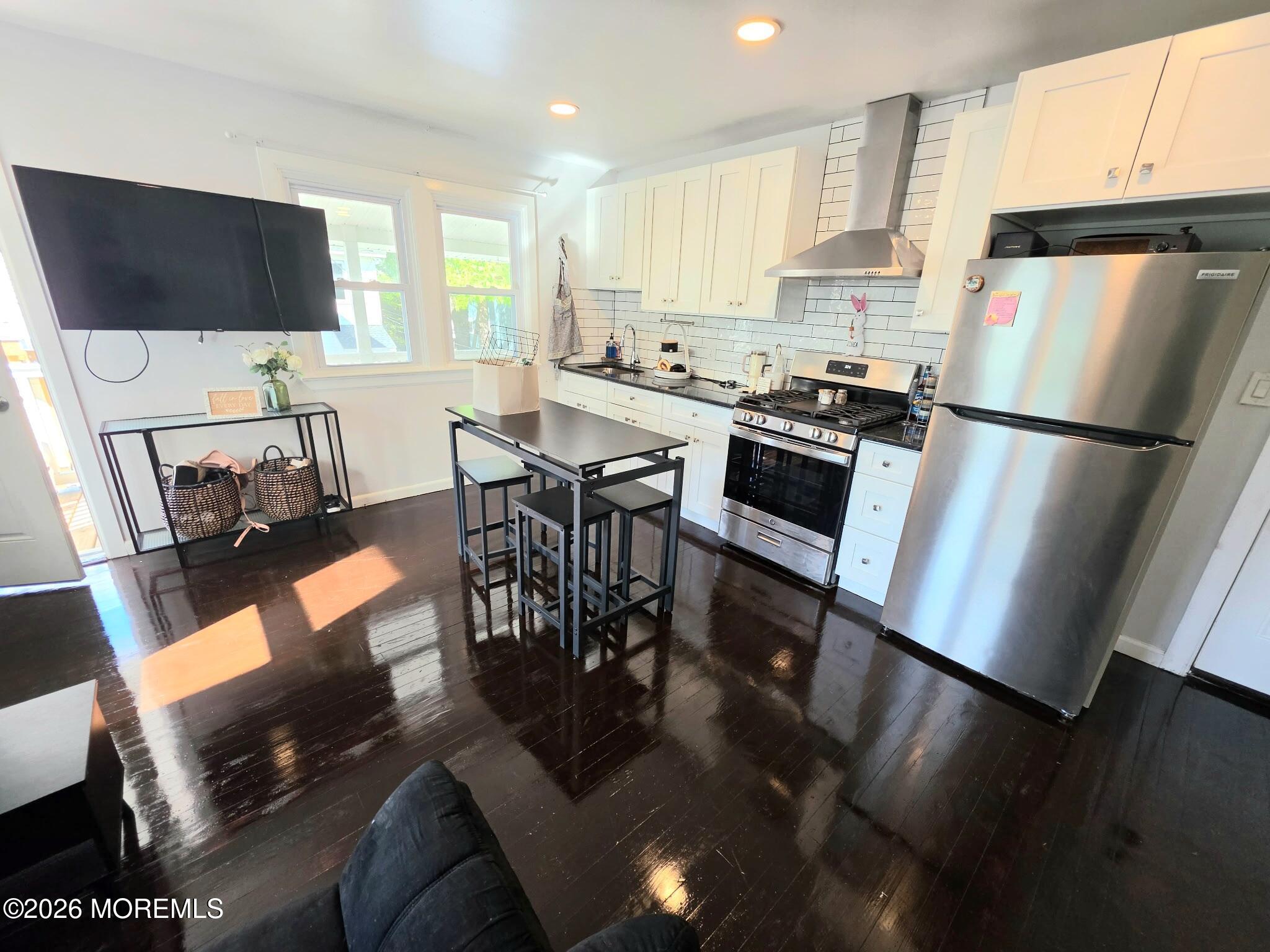 916 Sunset Avenue 4