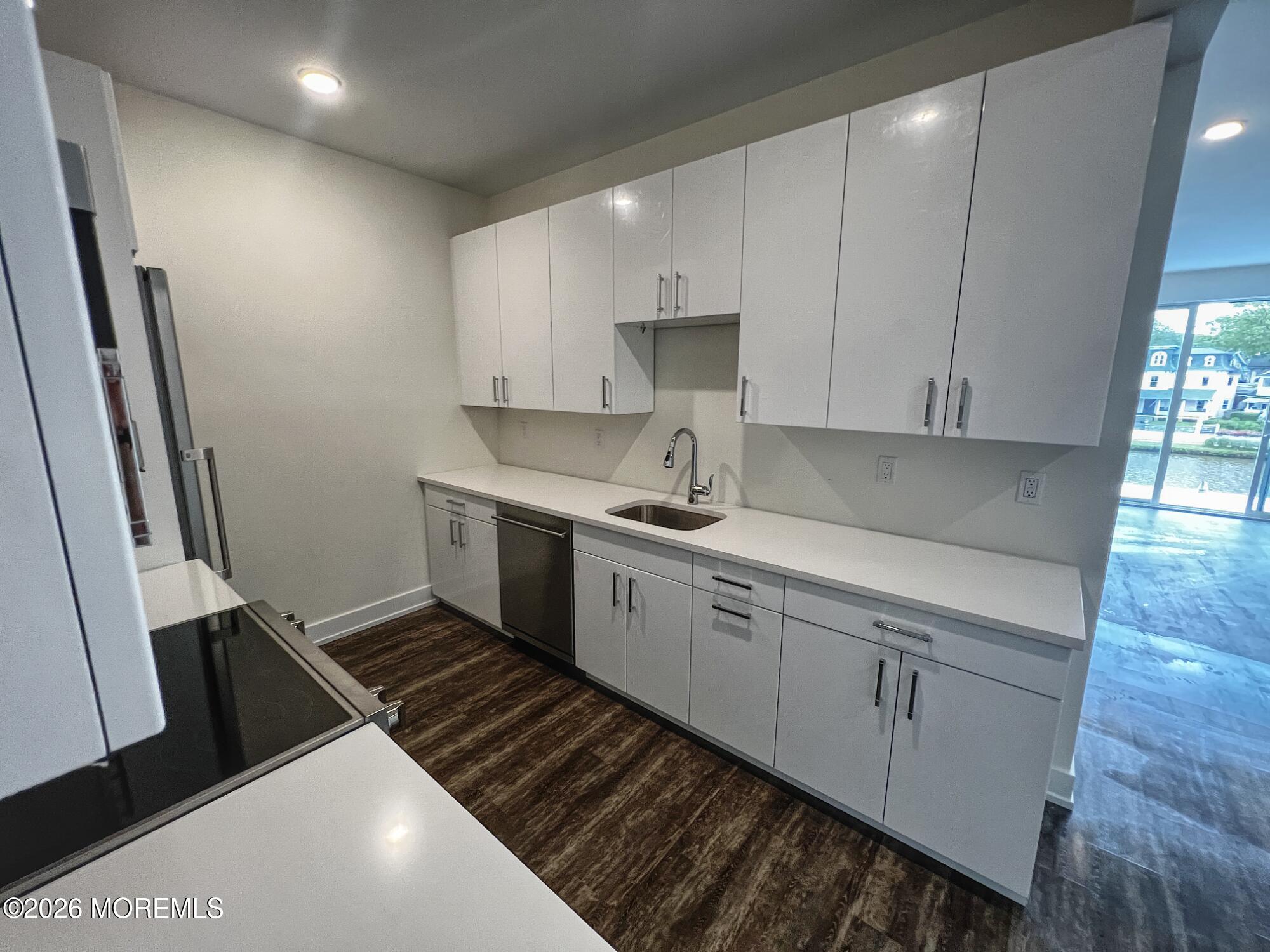 521 Lake Avenue 201