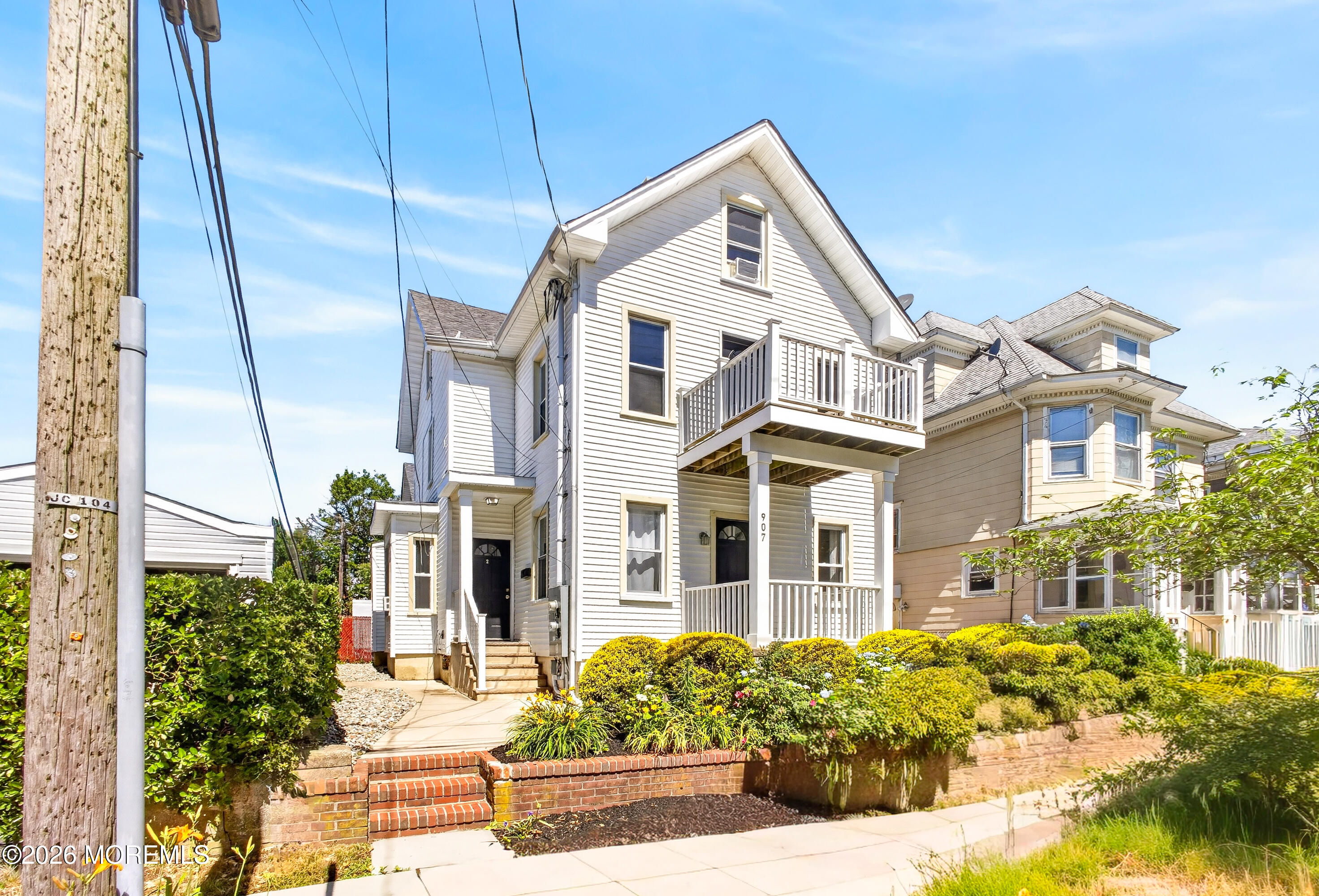 907 Bond Street 2