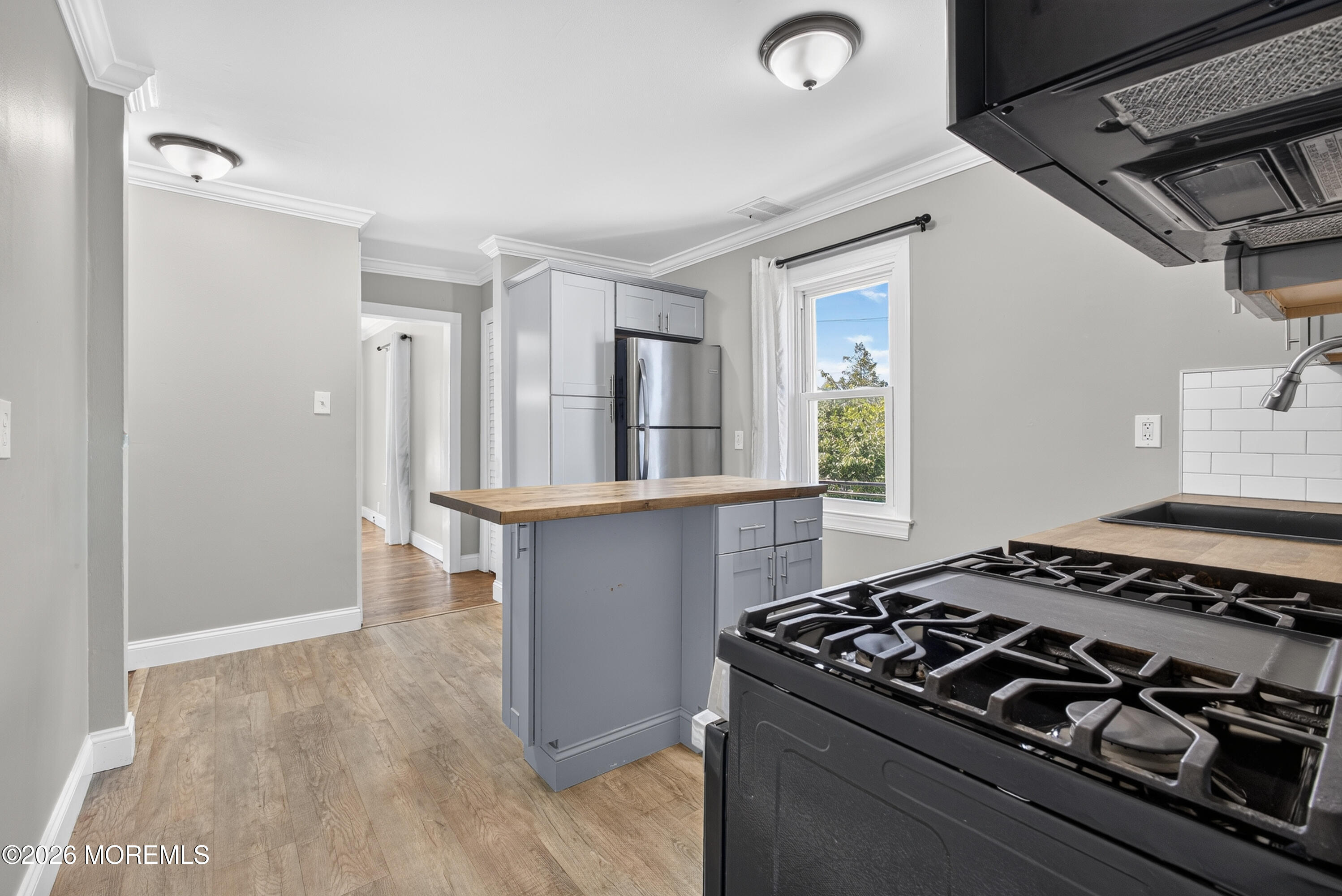 907 Bond Street 2