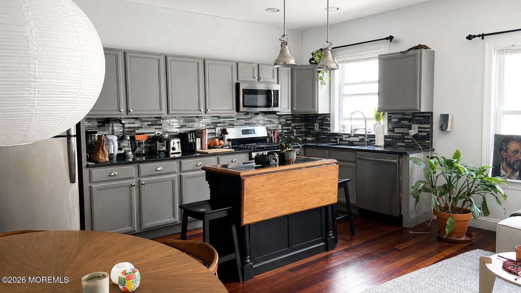 908 Main Street 3B