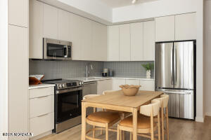 1150 Kingsley Street 604