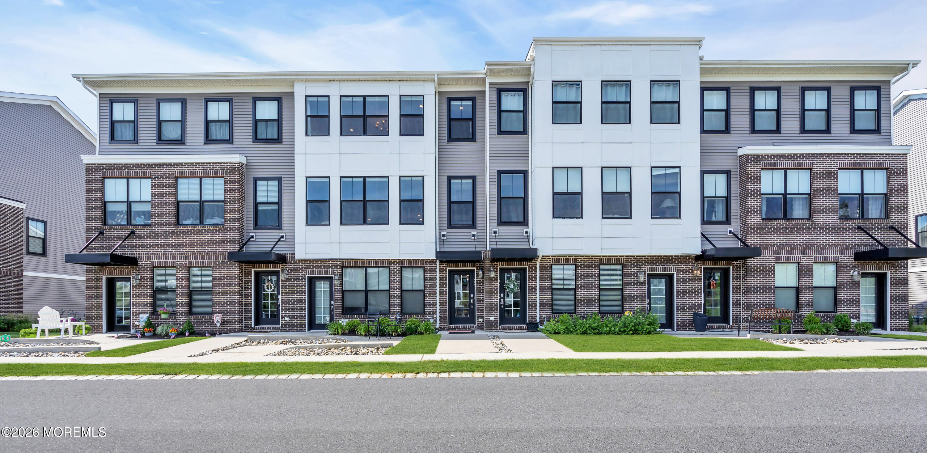 22 Midway Road S
