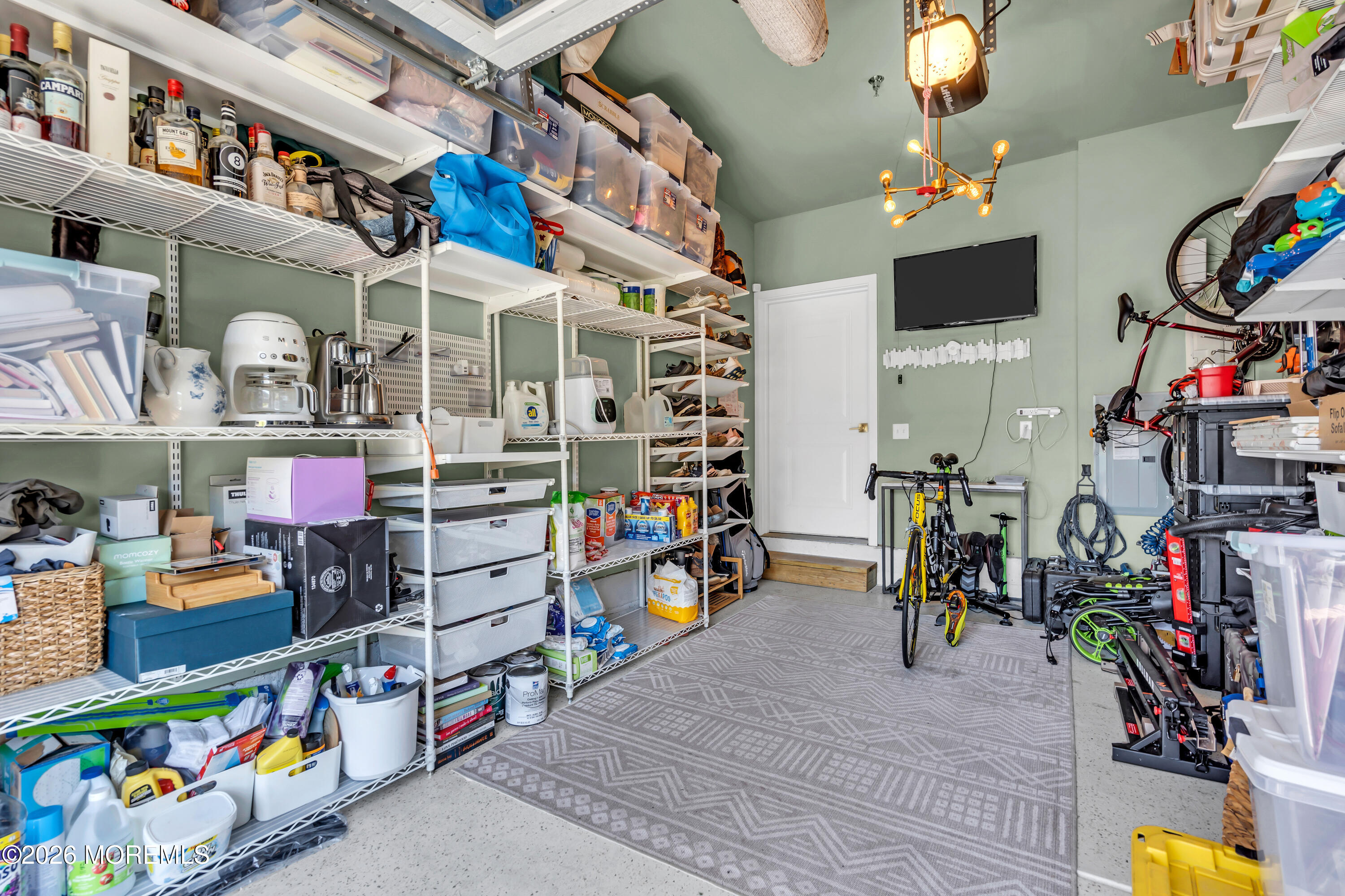 22 Midway Road S