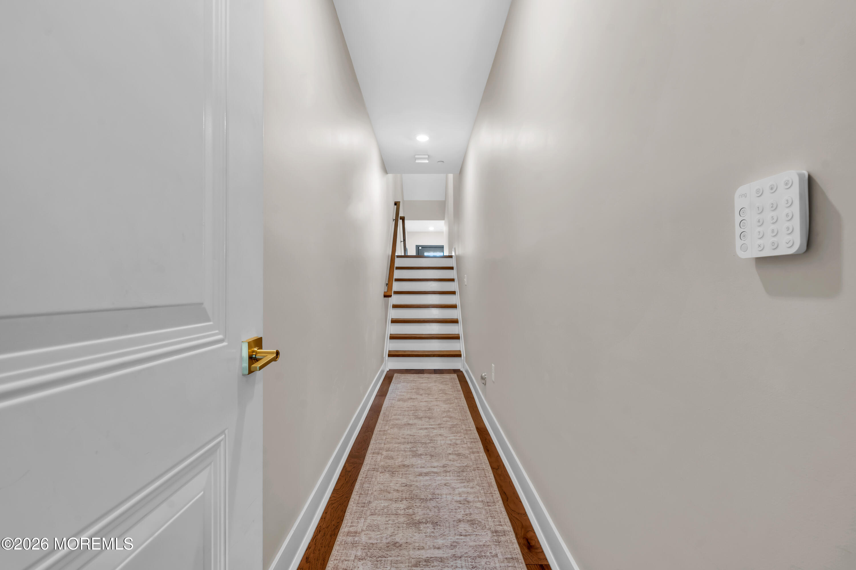 22 Midway Road S