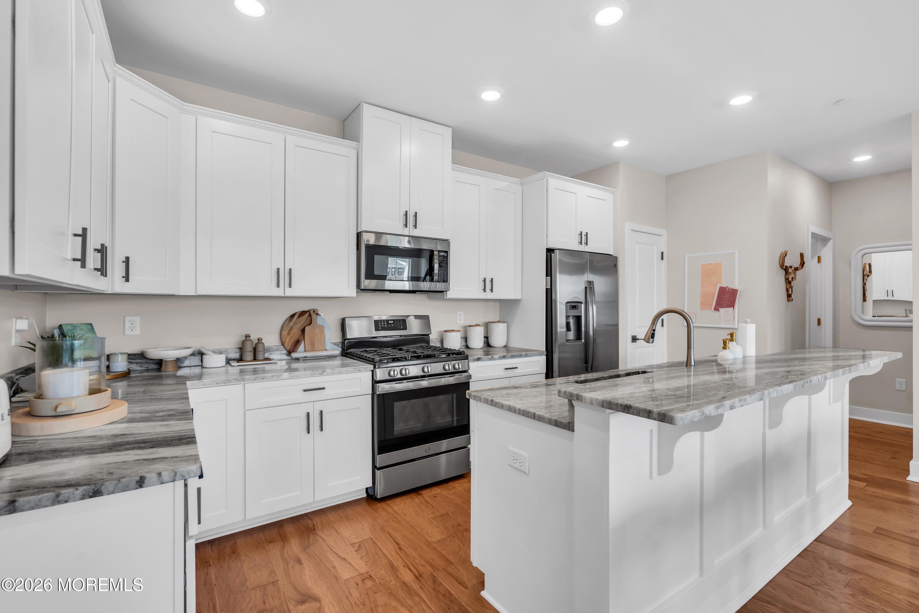 22 Midway Road S