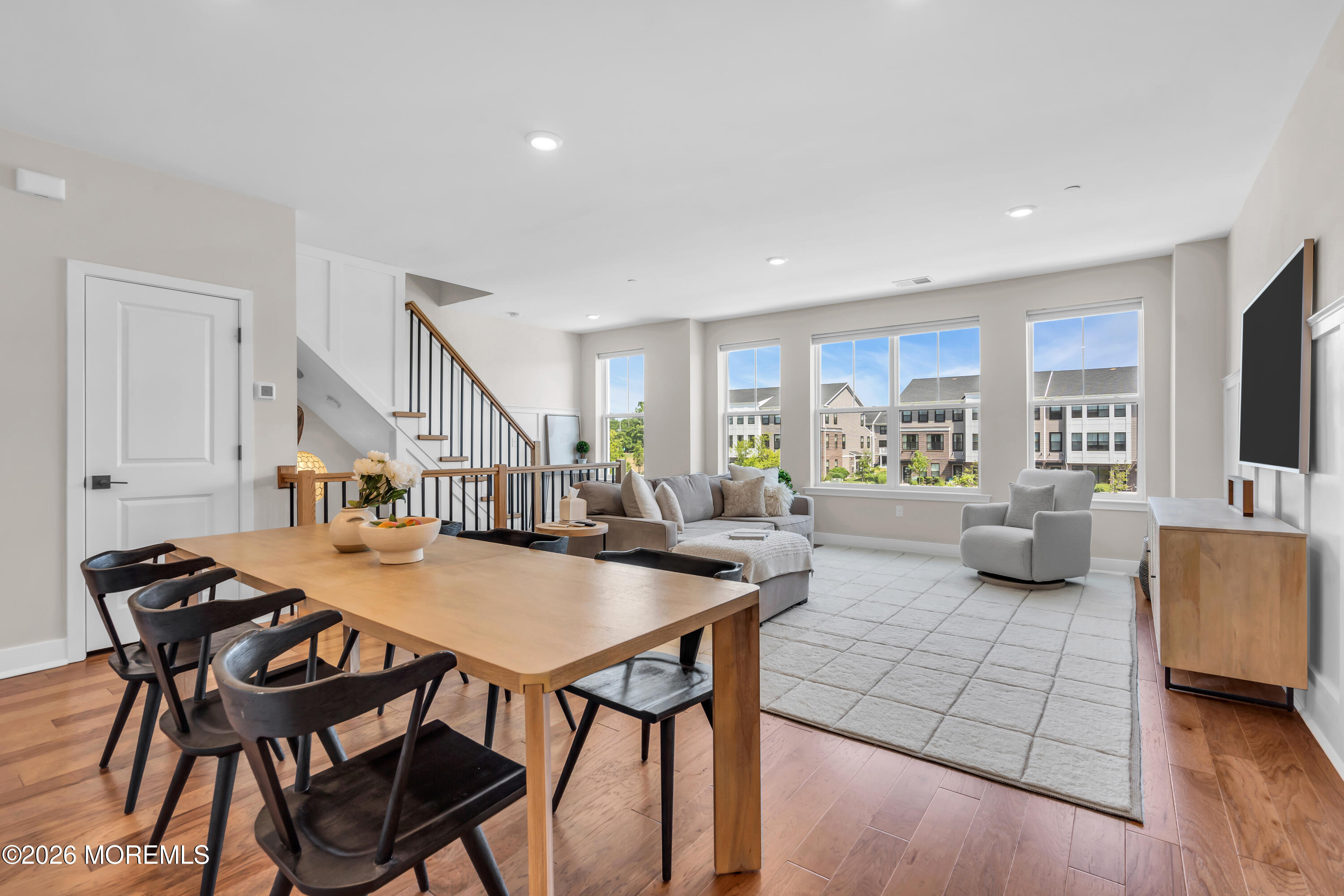 22 Midway Road S