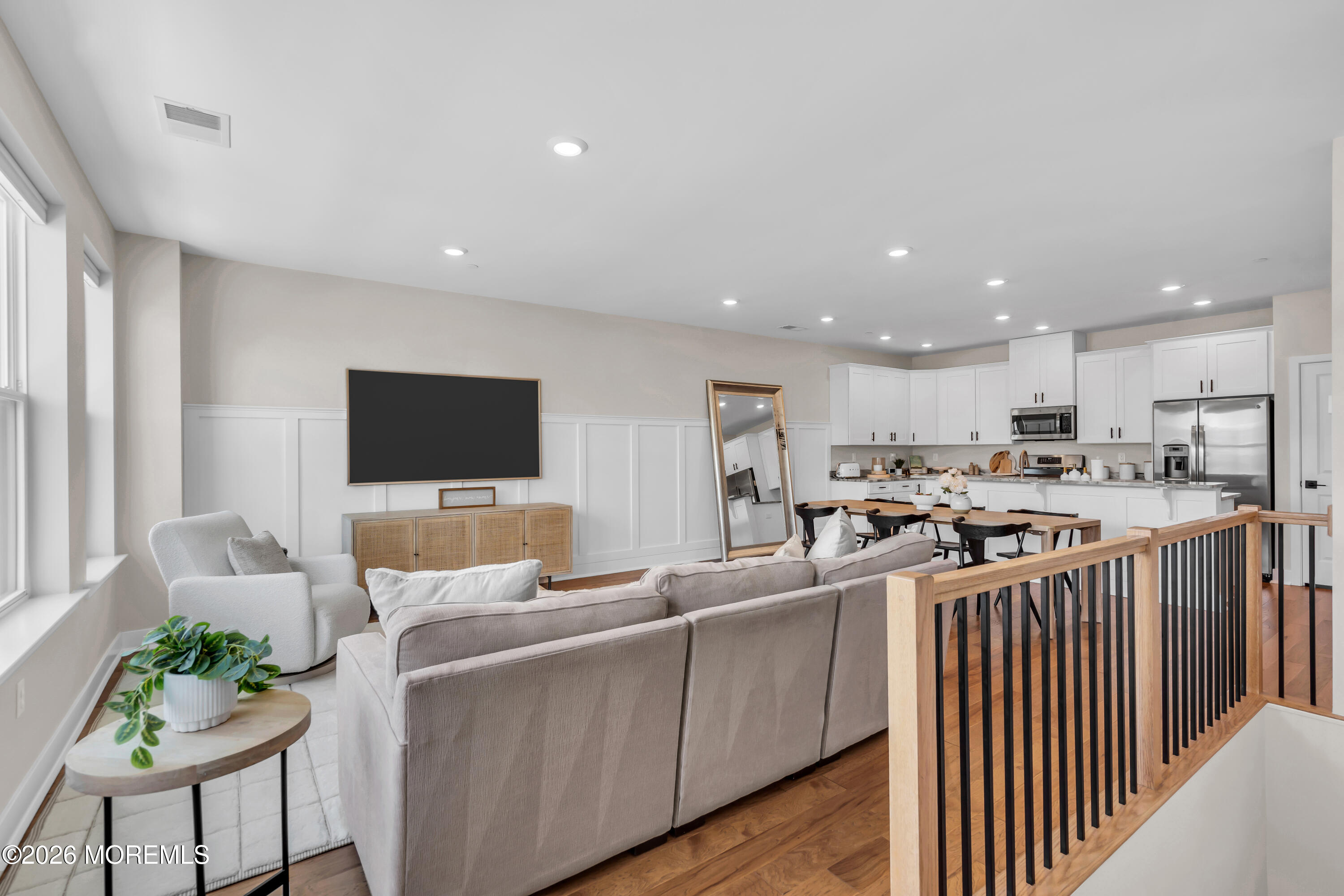 22 Midway Road S