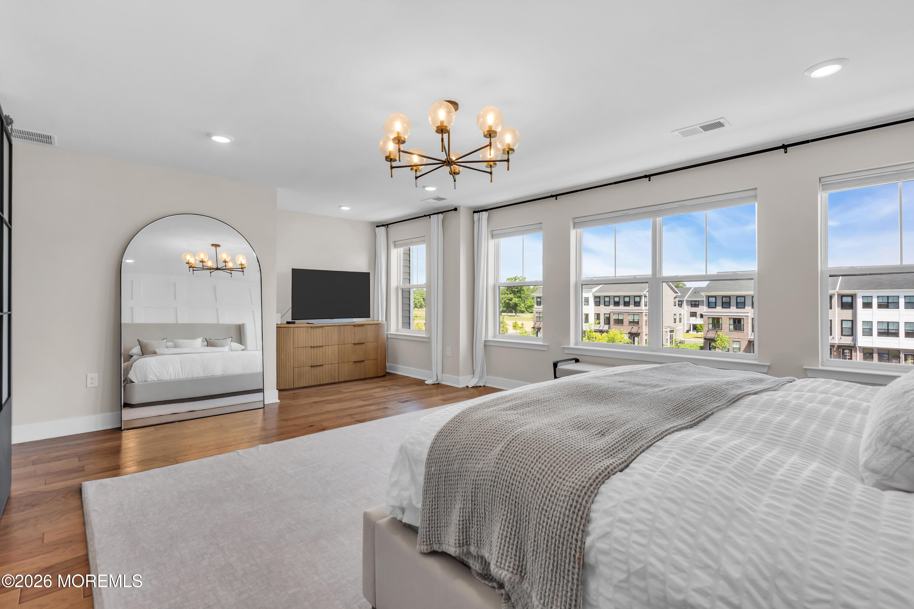 22 Midway Road S