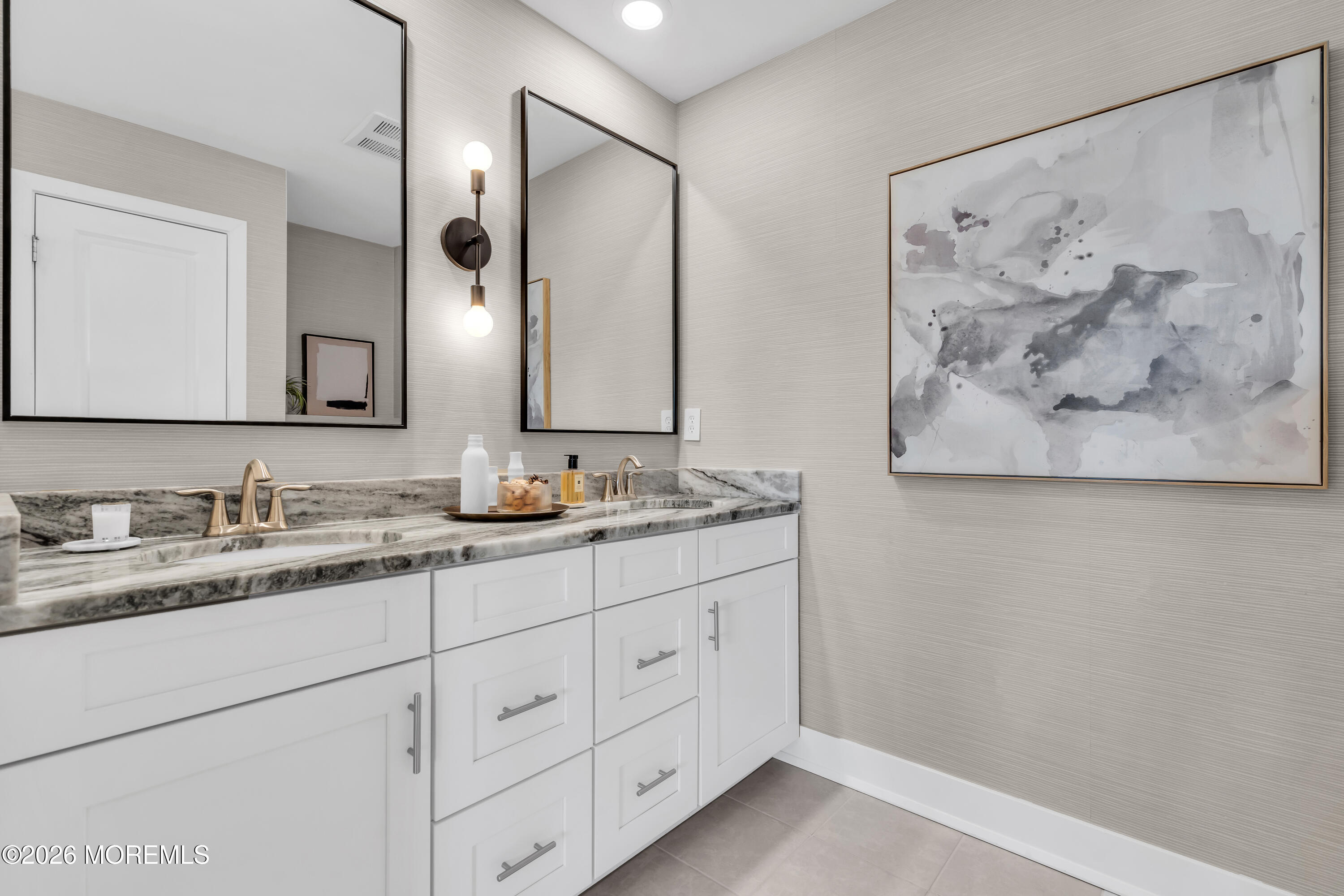 22 Midway Road S