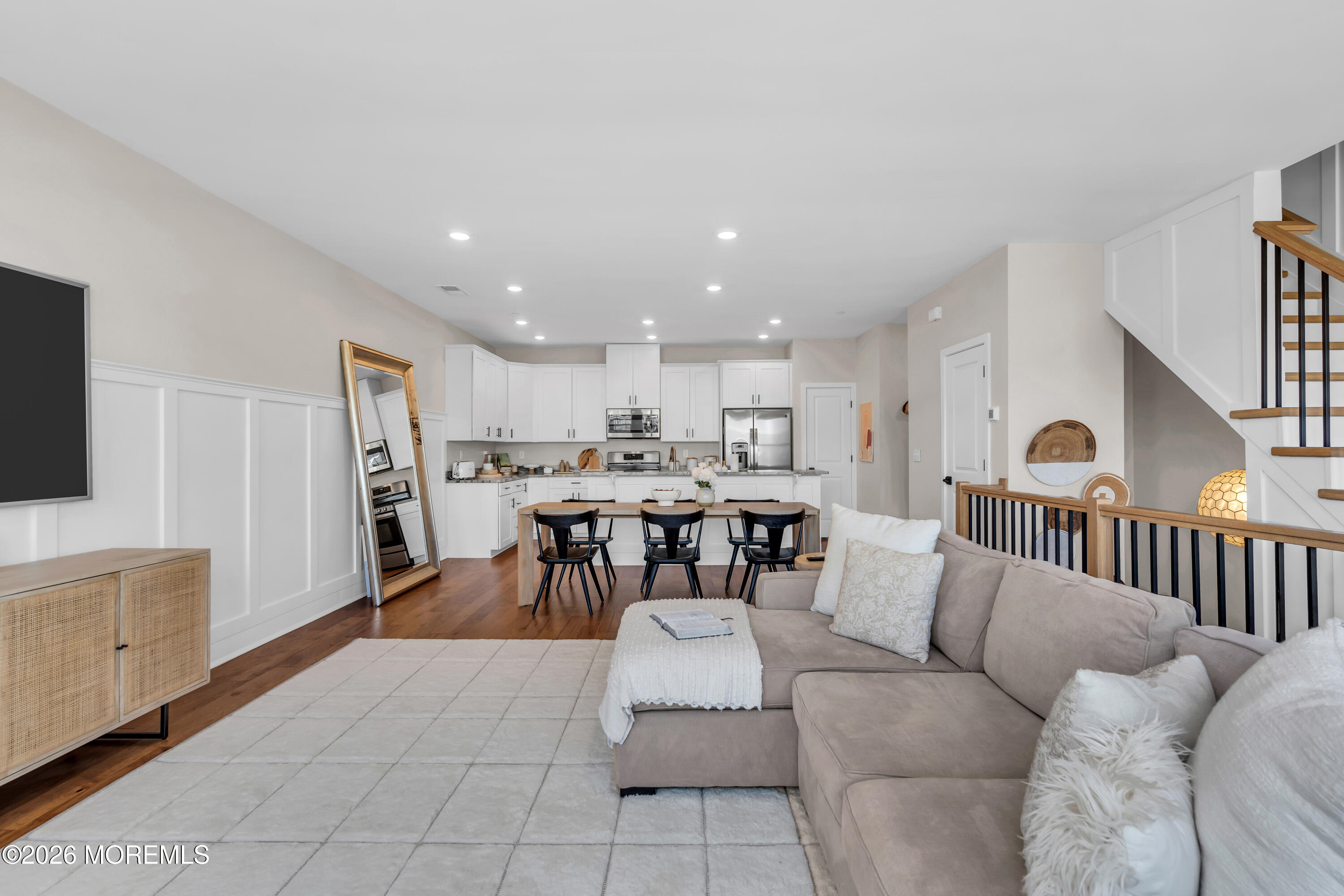 22 Midway Road S