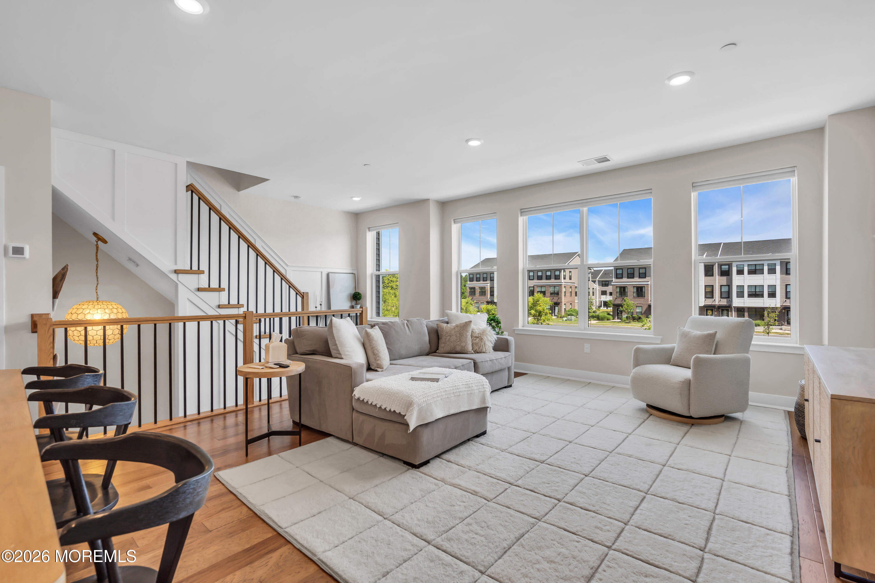 22 Midway Road S