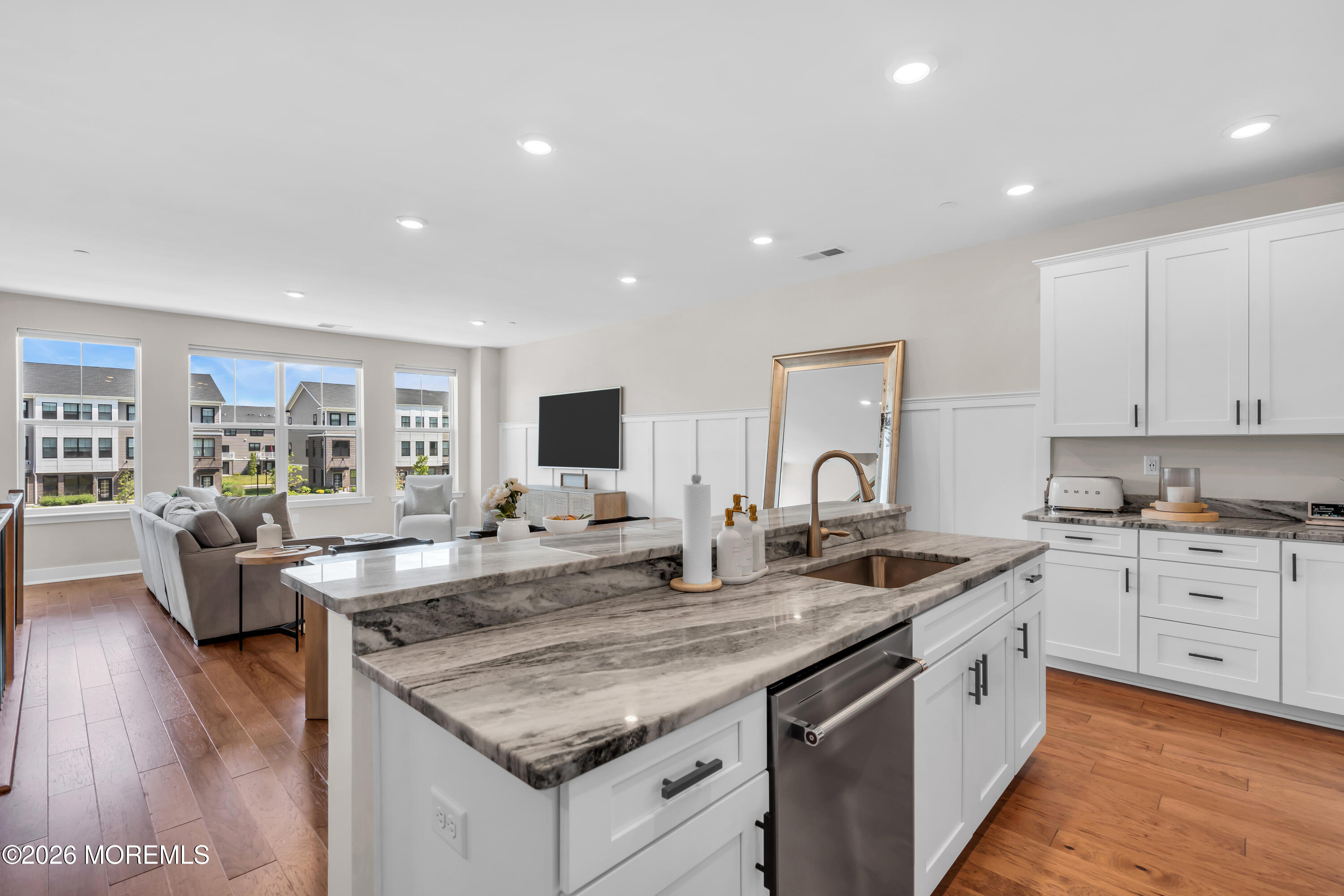 22 Midway Road S