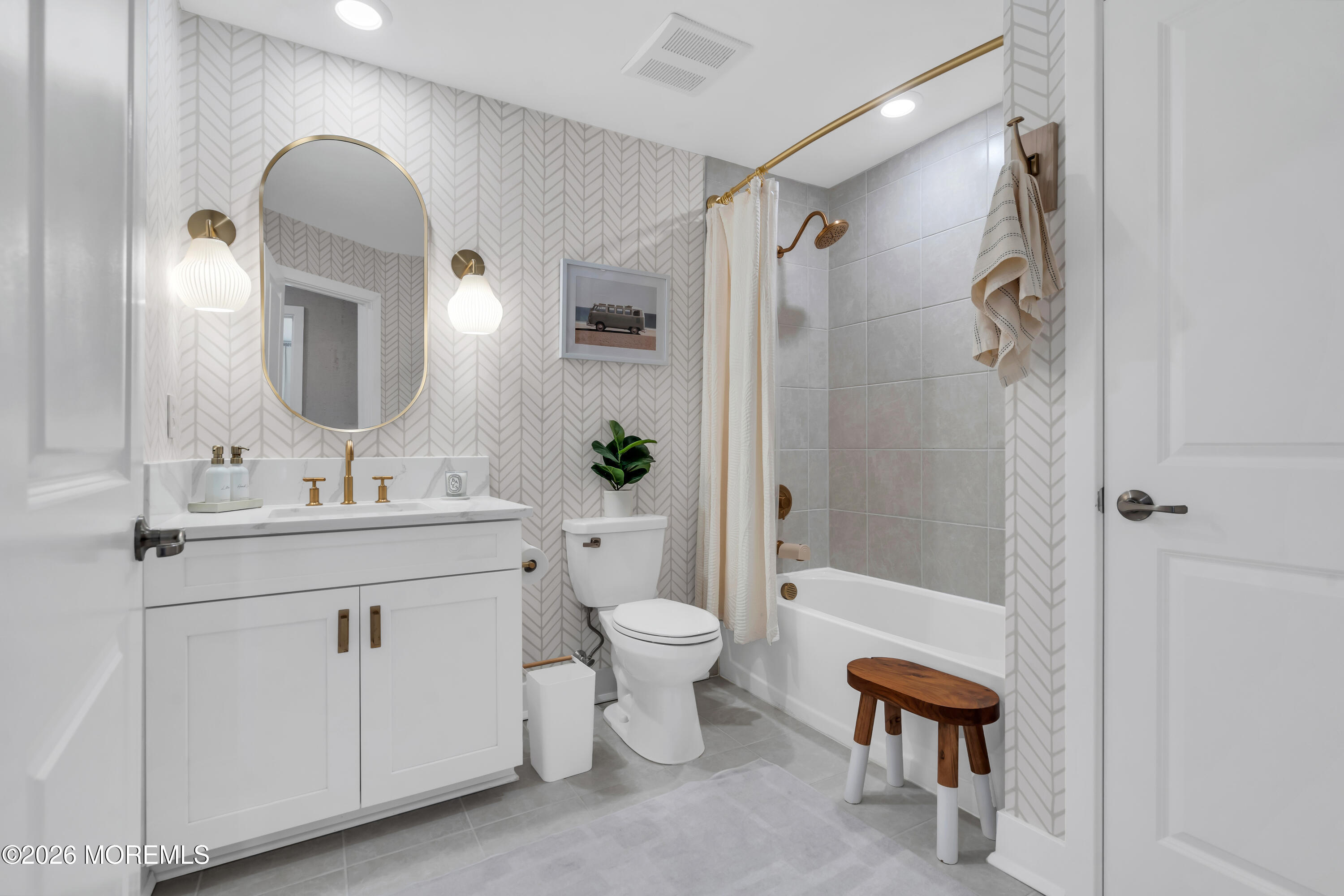 22 Midway Road S