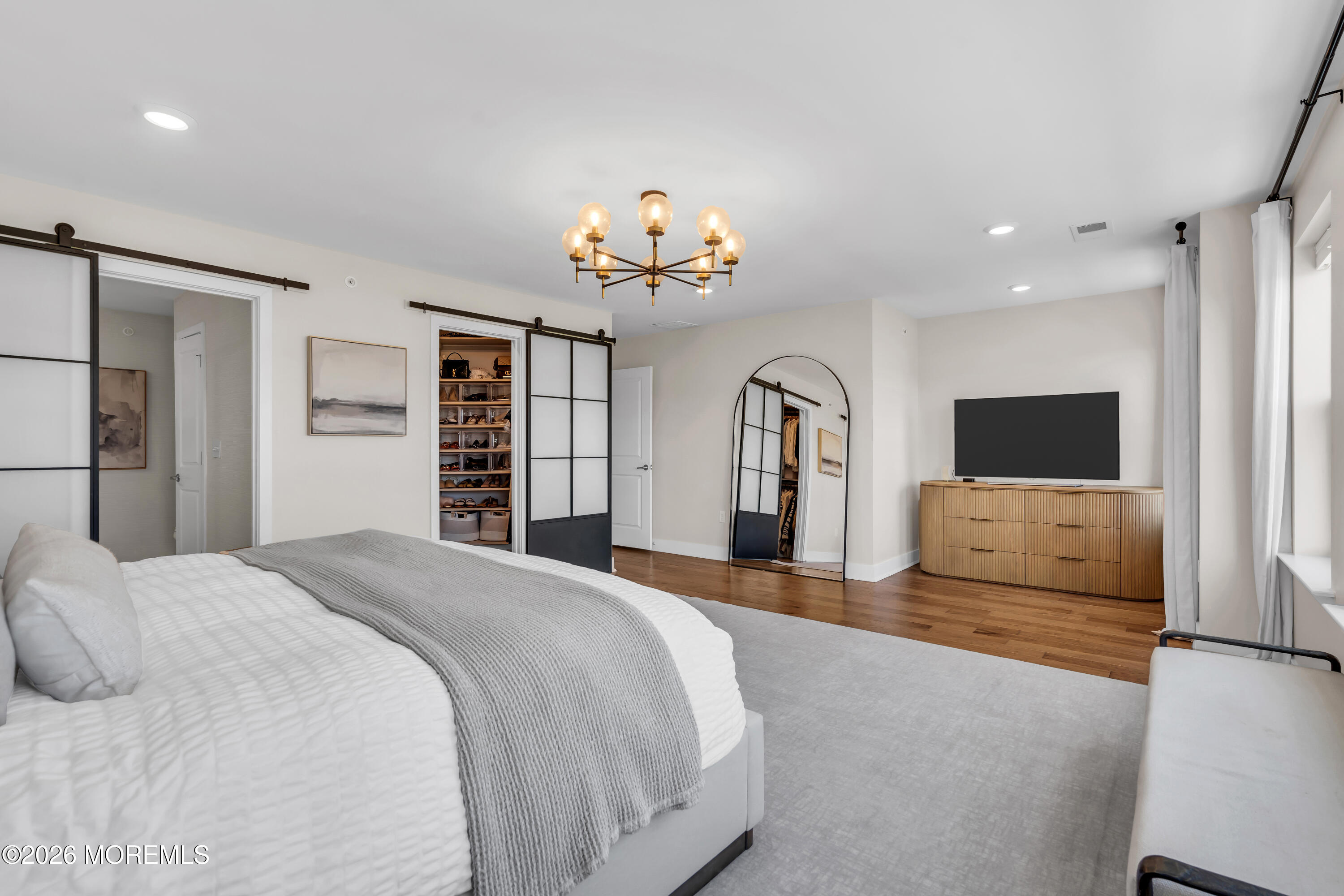 22 Midway Road S