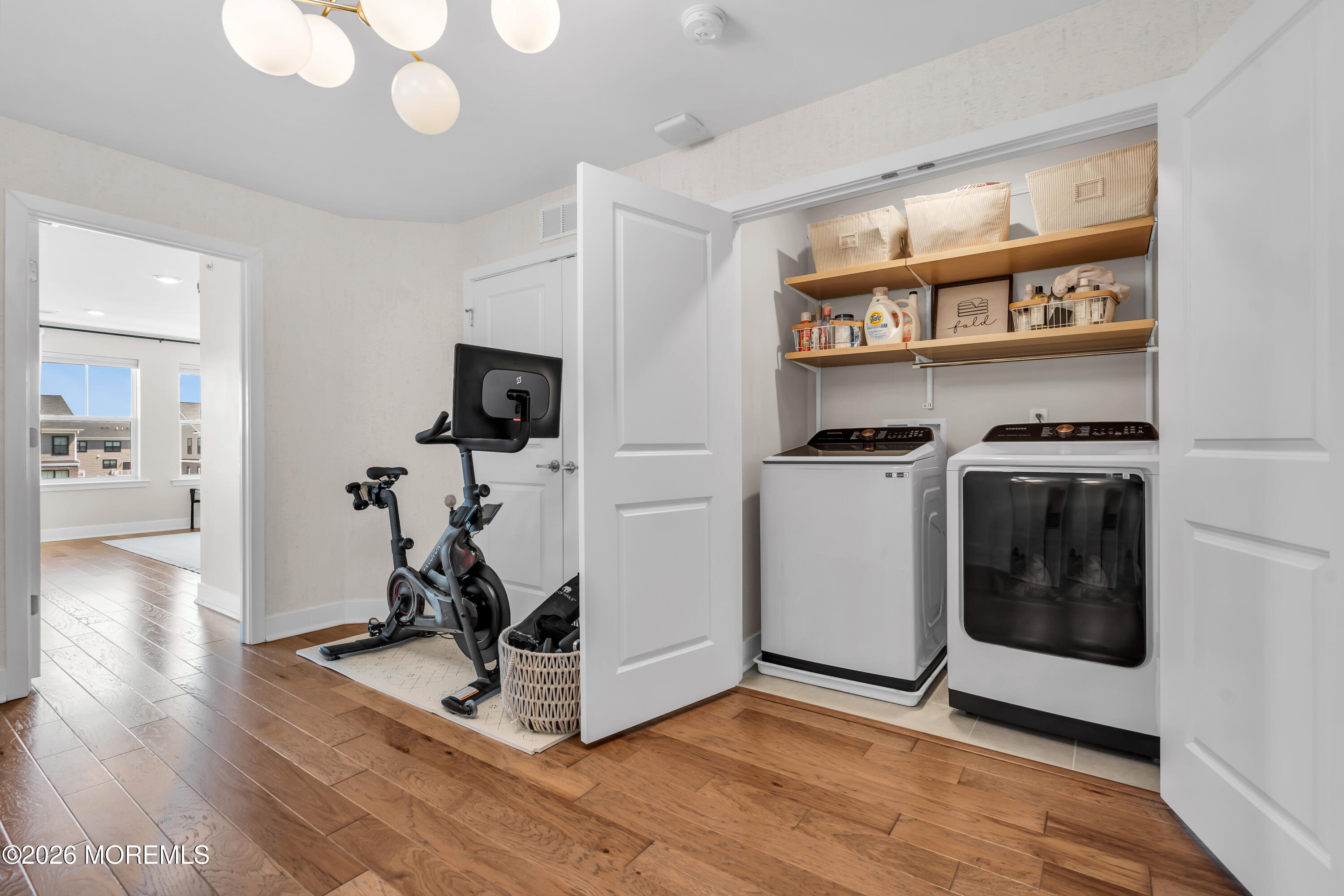 22 Midway Road S