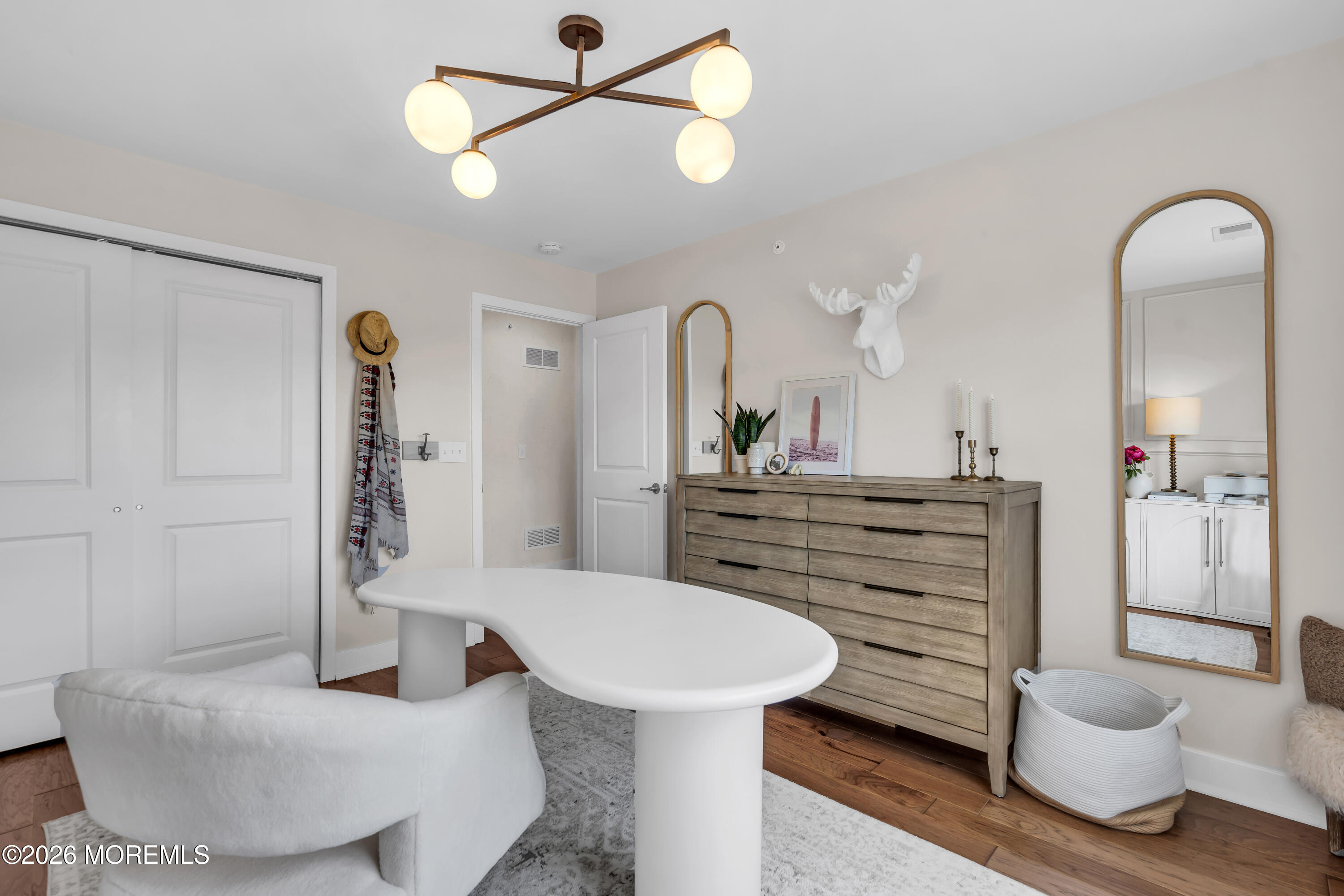 22 Midway Road S
