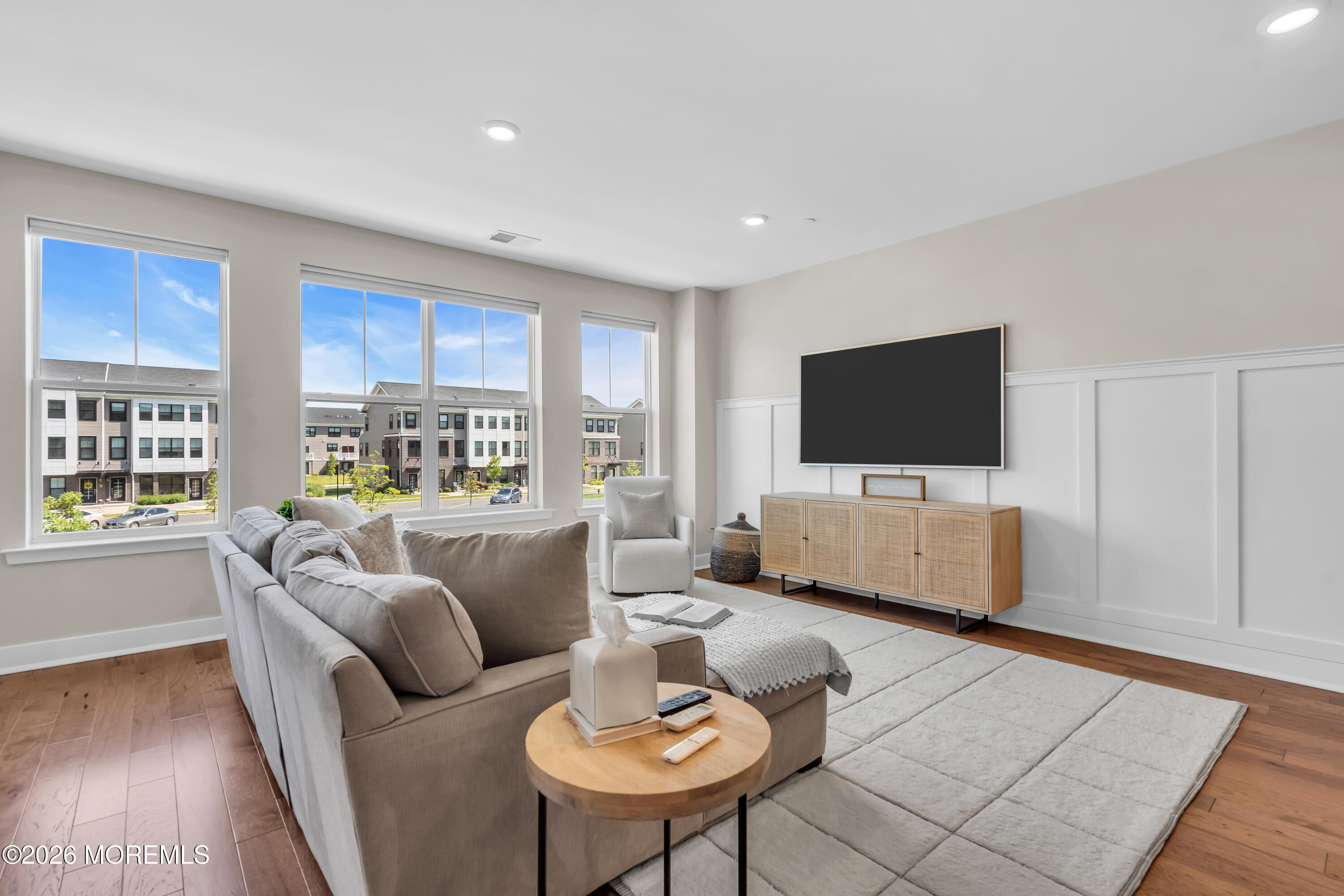 22 Midway Road S