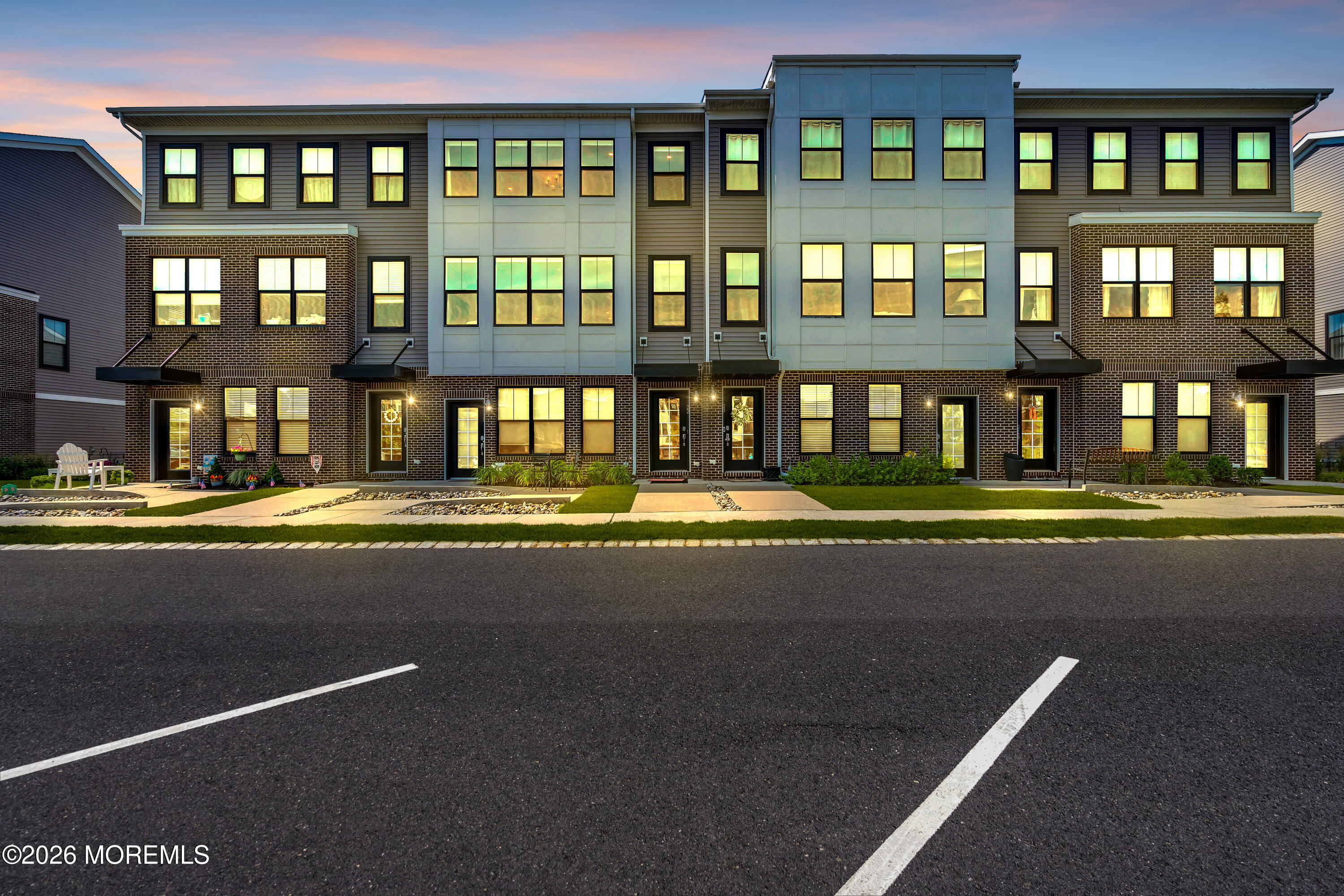 22 Midway Road S
