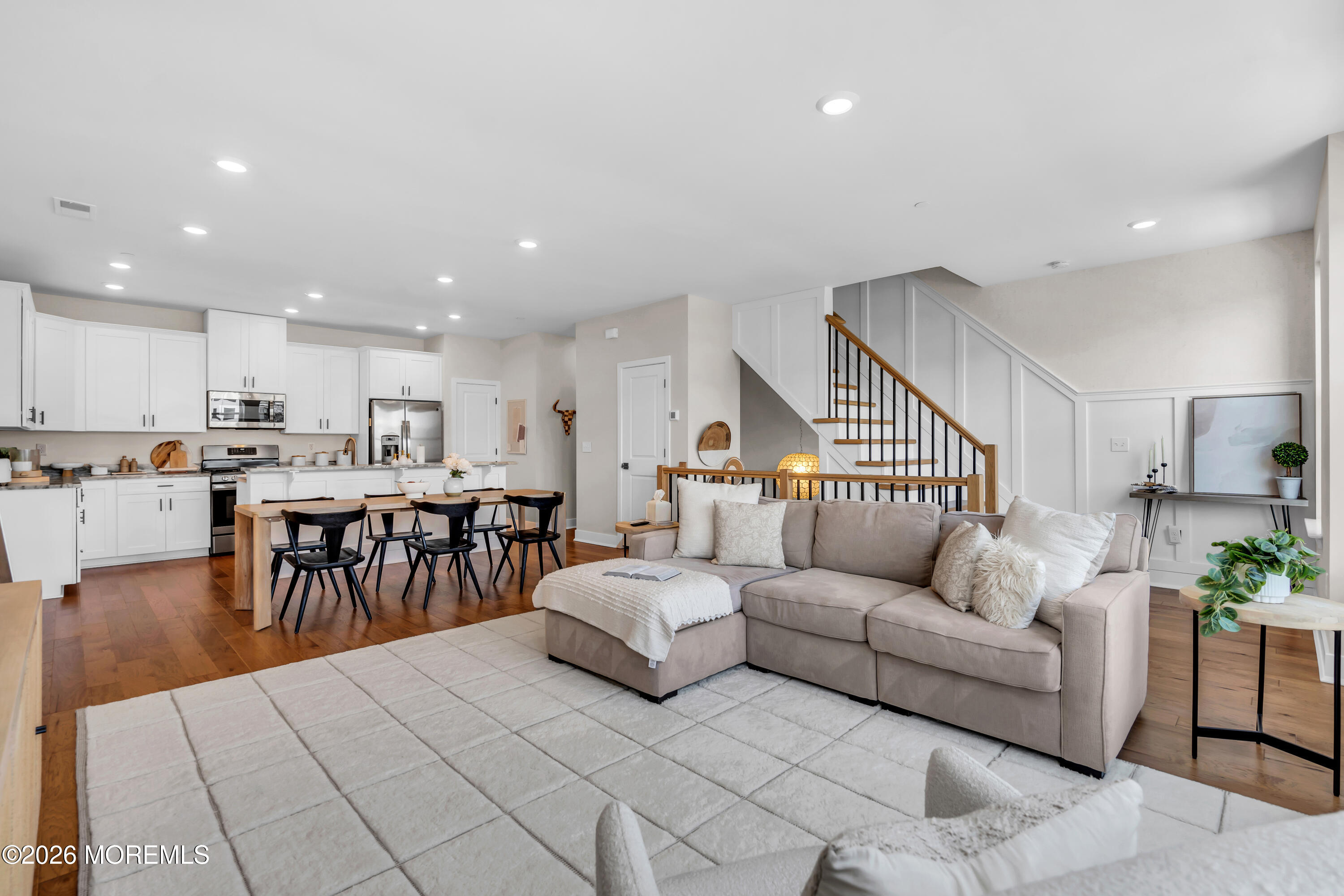 22 Midway Road S