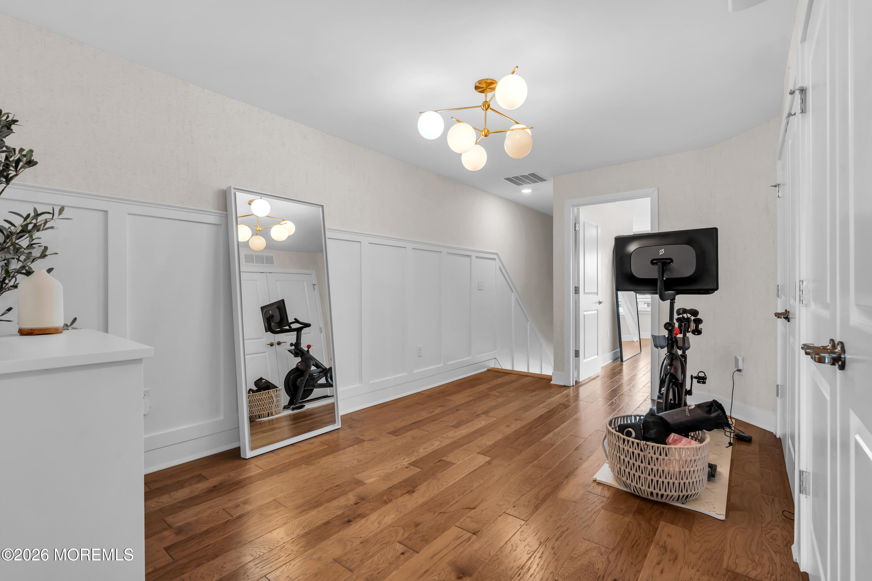 22 Midway Road S