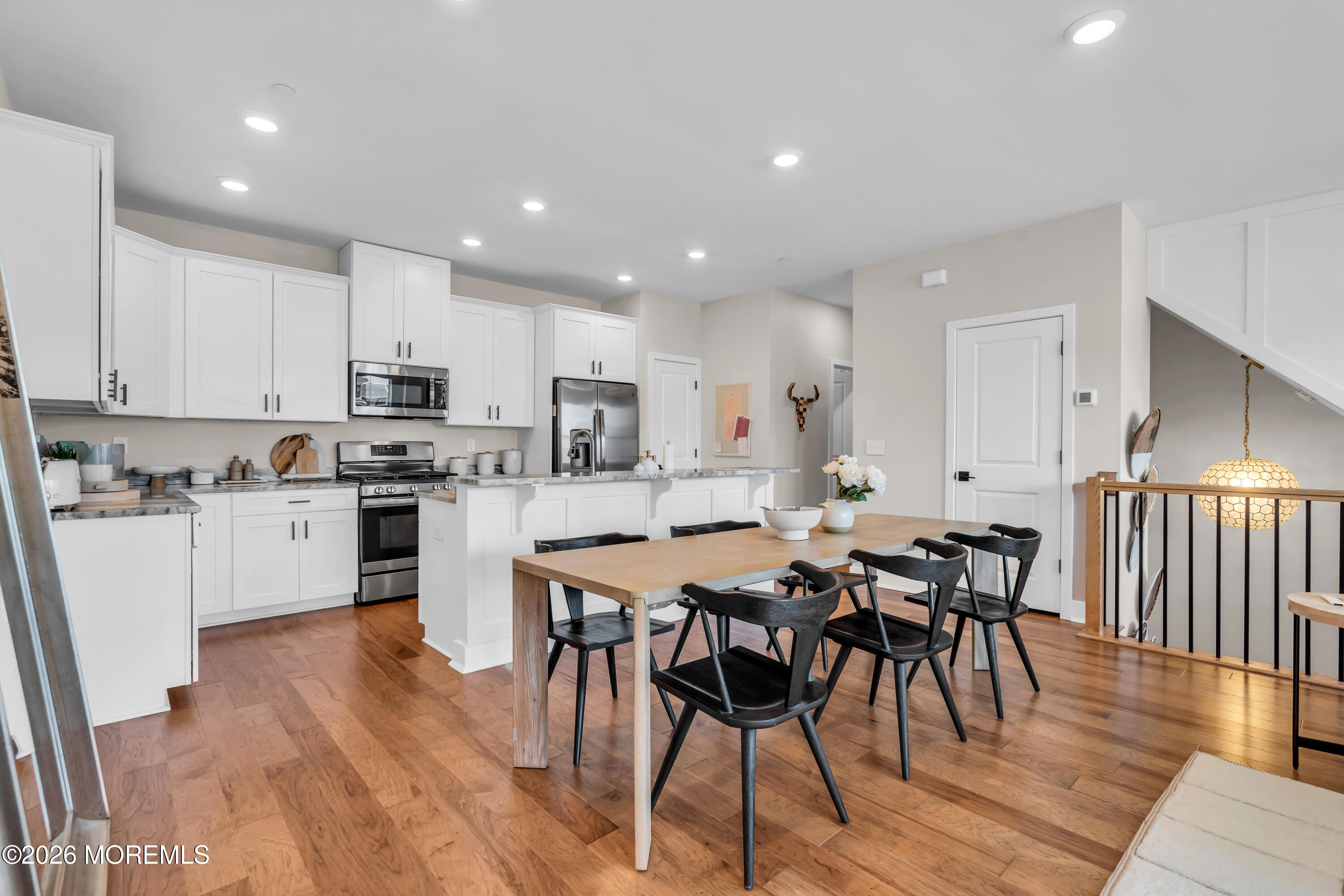 22 Midway Road S