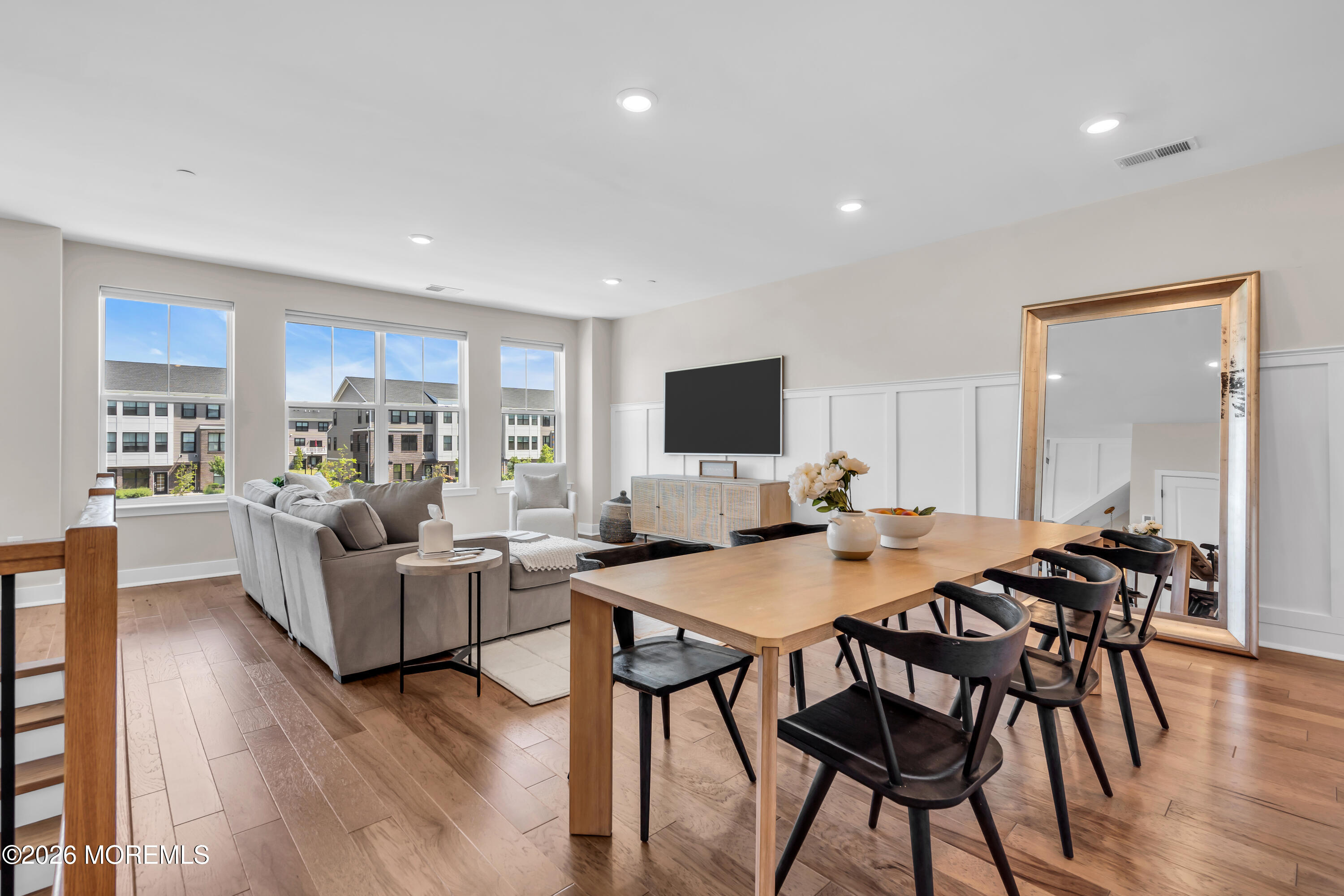 22 Midway Road S