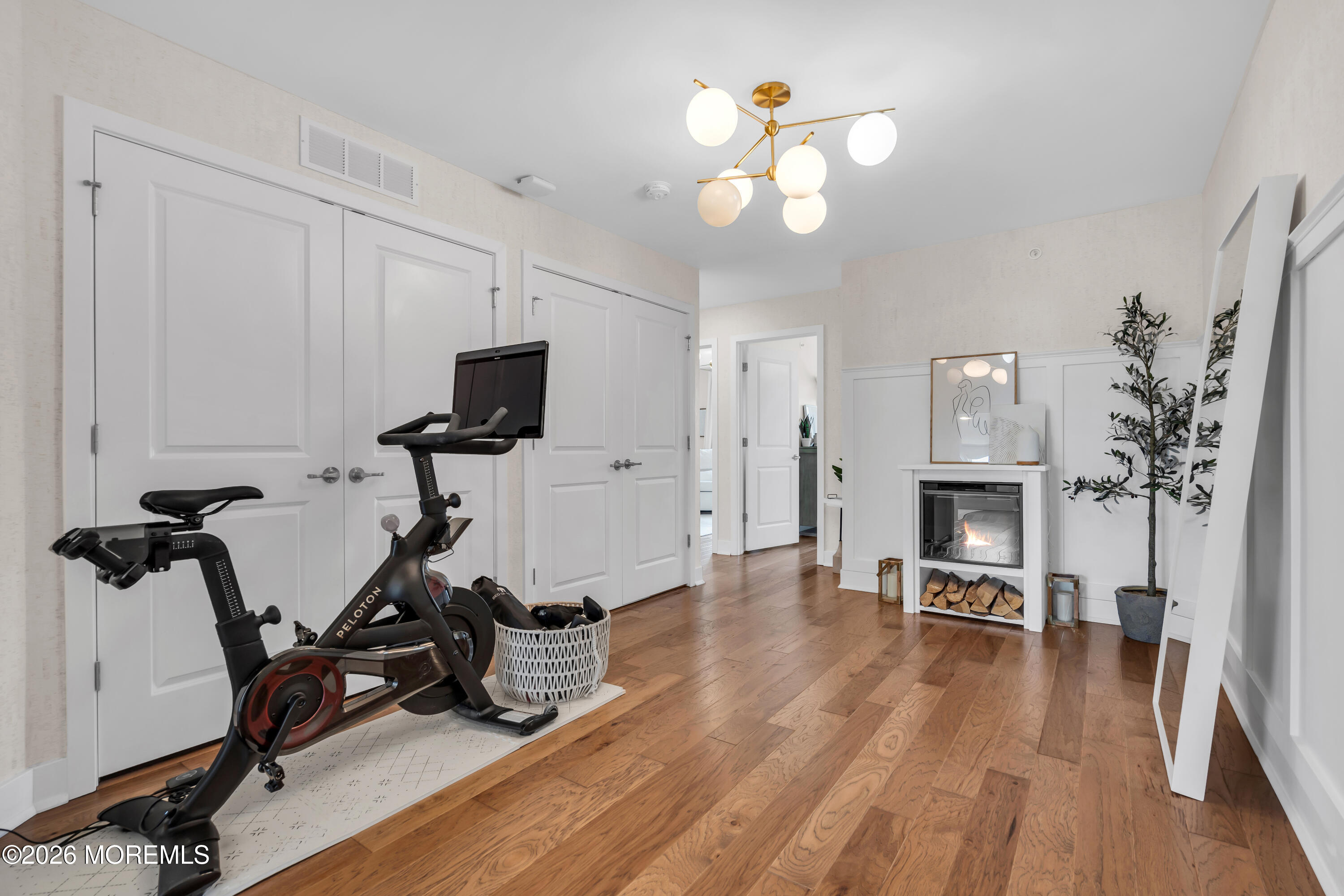 22 Midway Road S