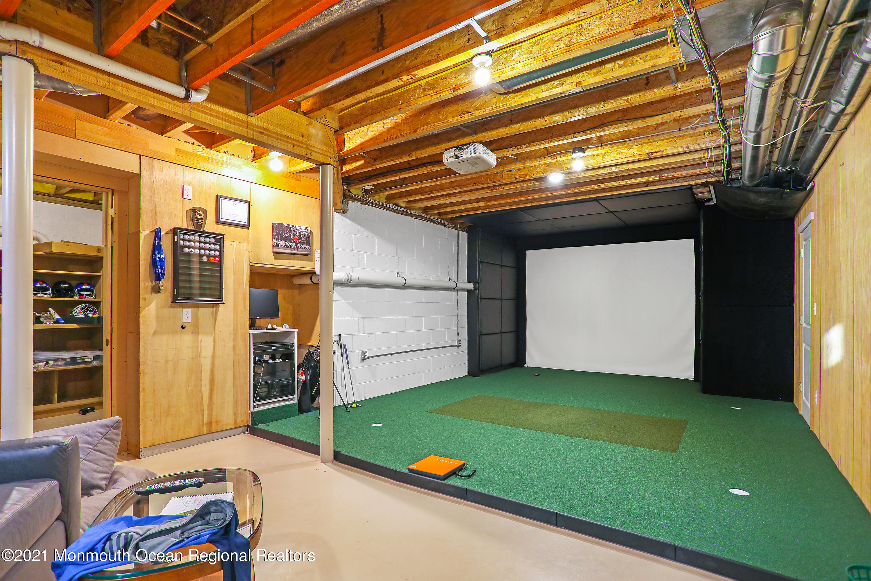 38 Vroom Avenue
