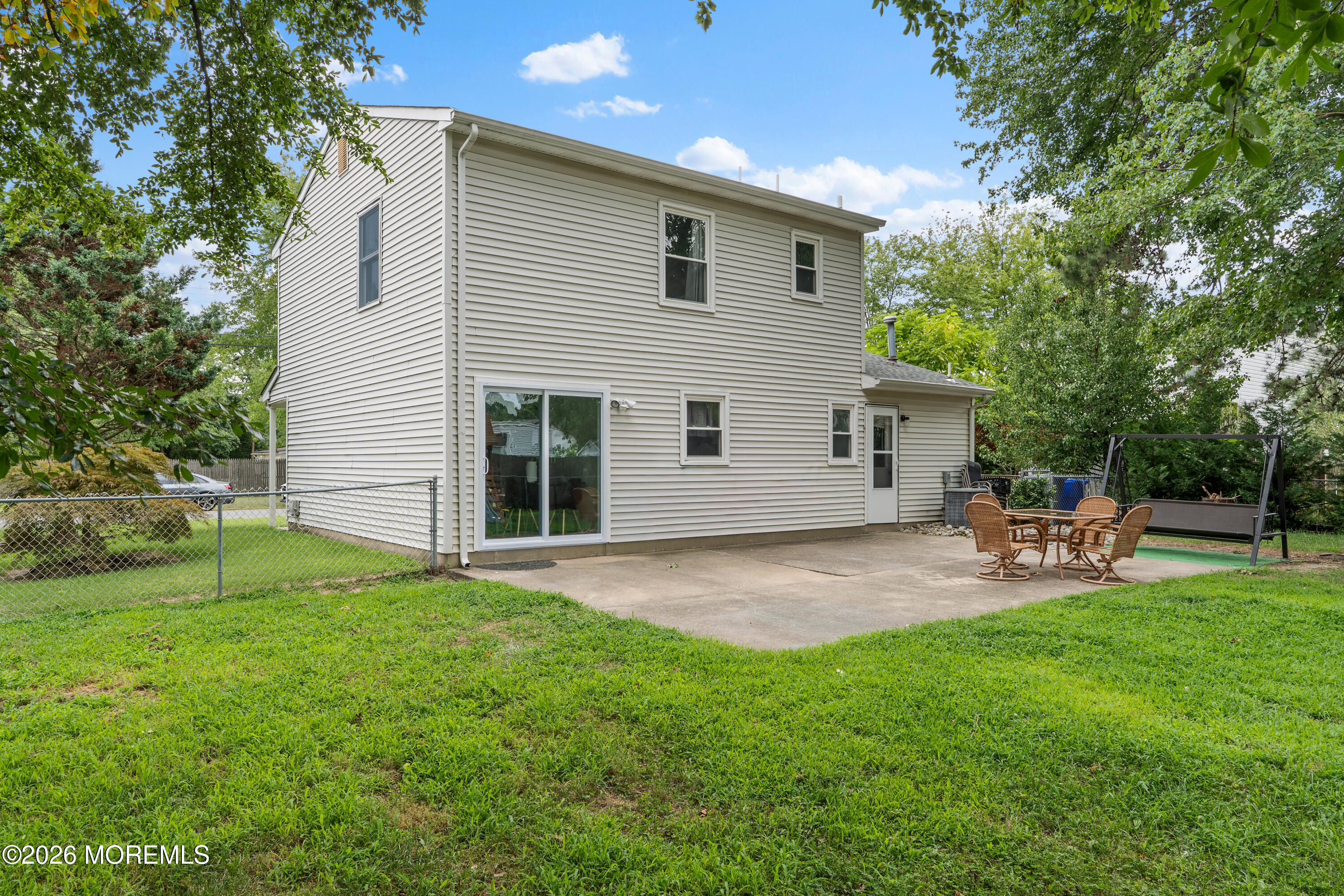 982 Rosewood Avenue