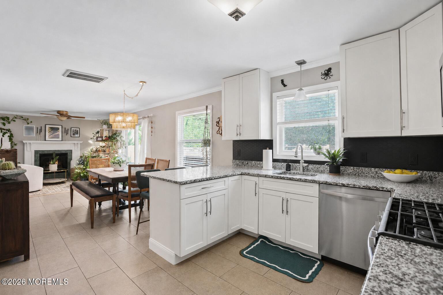 208 Cedarbrook Court