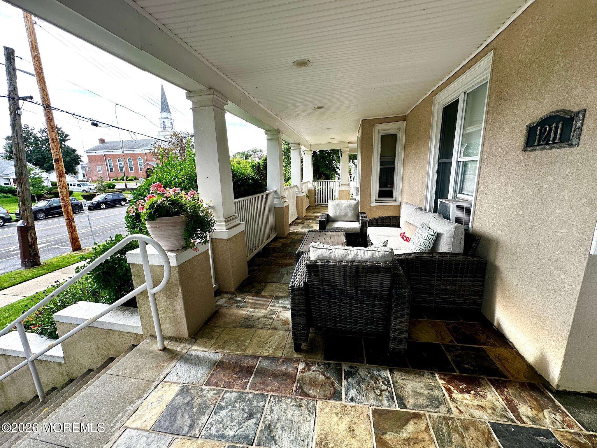 1211 Grand Avenue 301