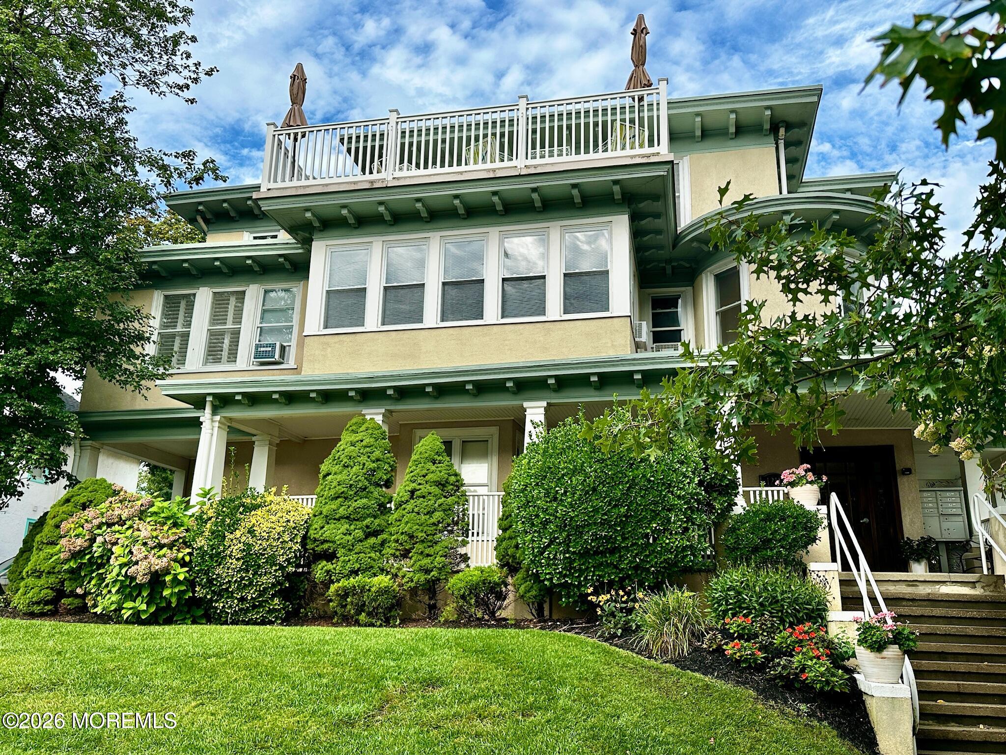 1211 Grand Avenue 301