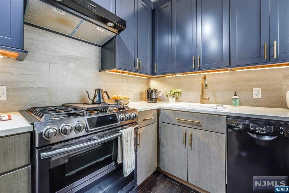53 Duncan Avenue 6