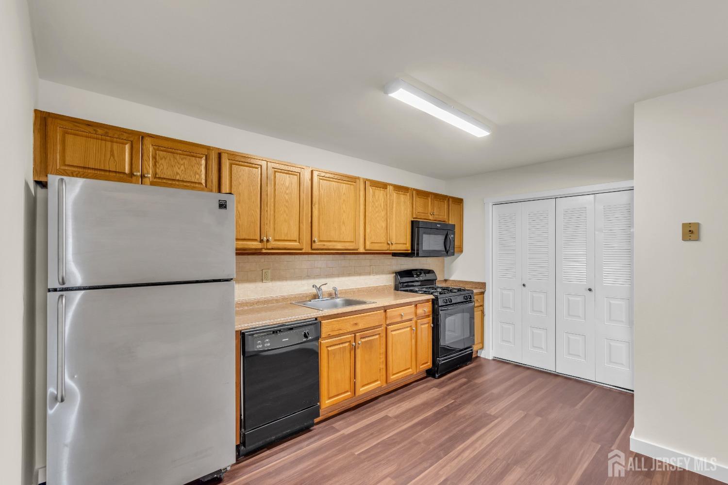 1228 Cricket Lane