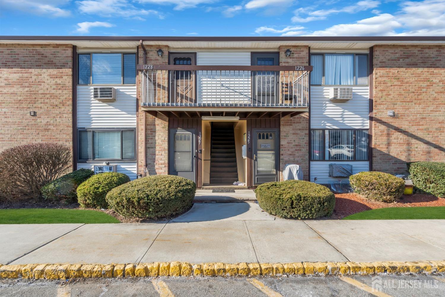 1228 Cricket Lane