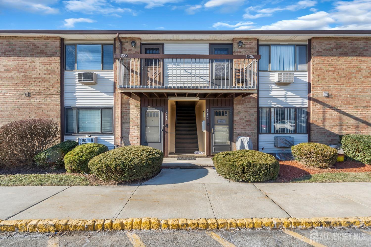 1228 Cricket Lane