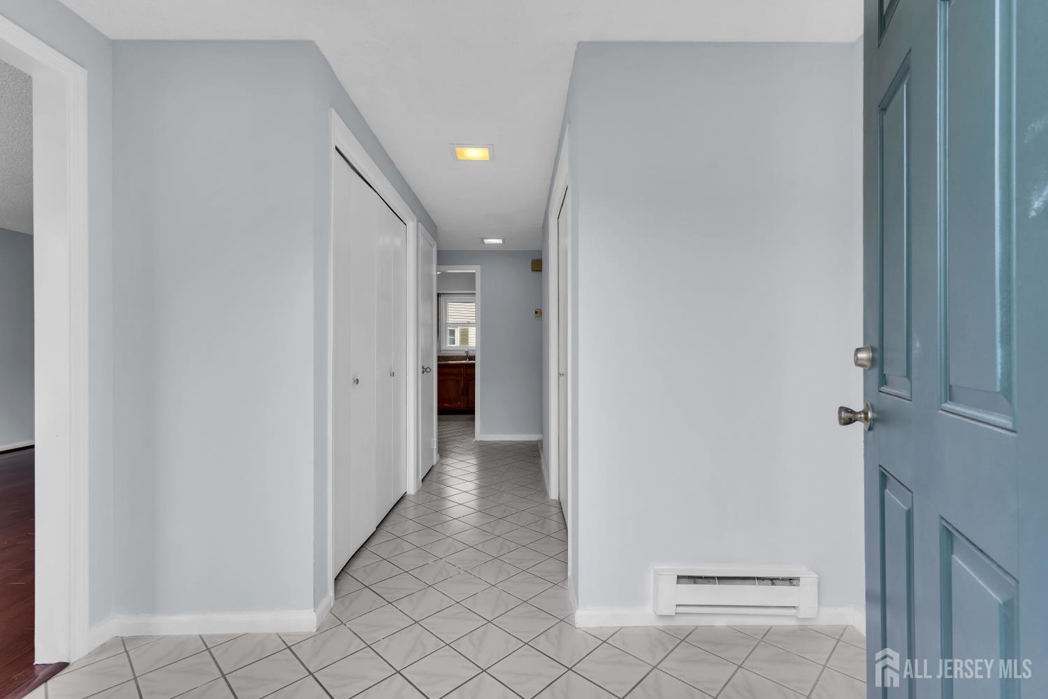 452-A Roxbury Lane