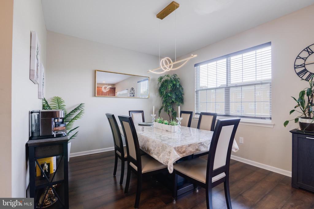 82 CREEKSIDE WAY