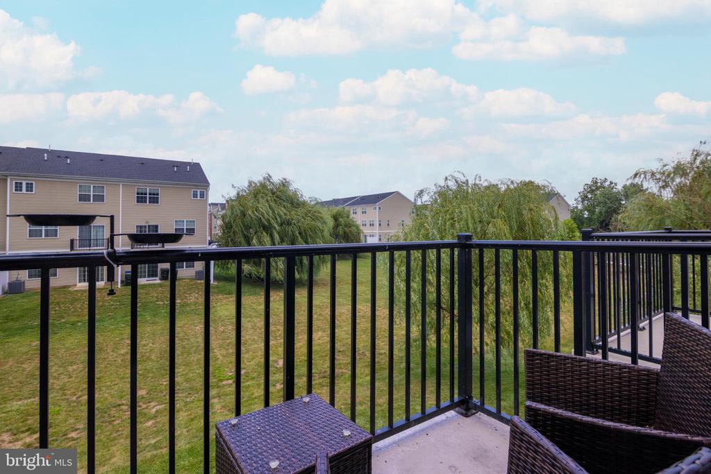 82 CREEKSIDE WAY