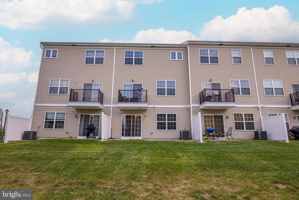 82 CREEKSIDE WAY