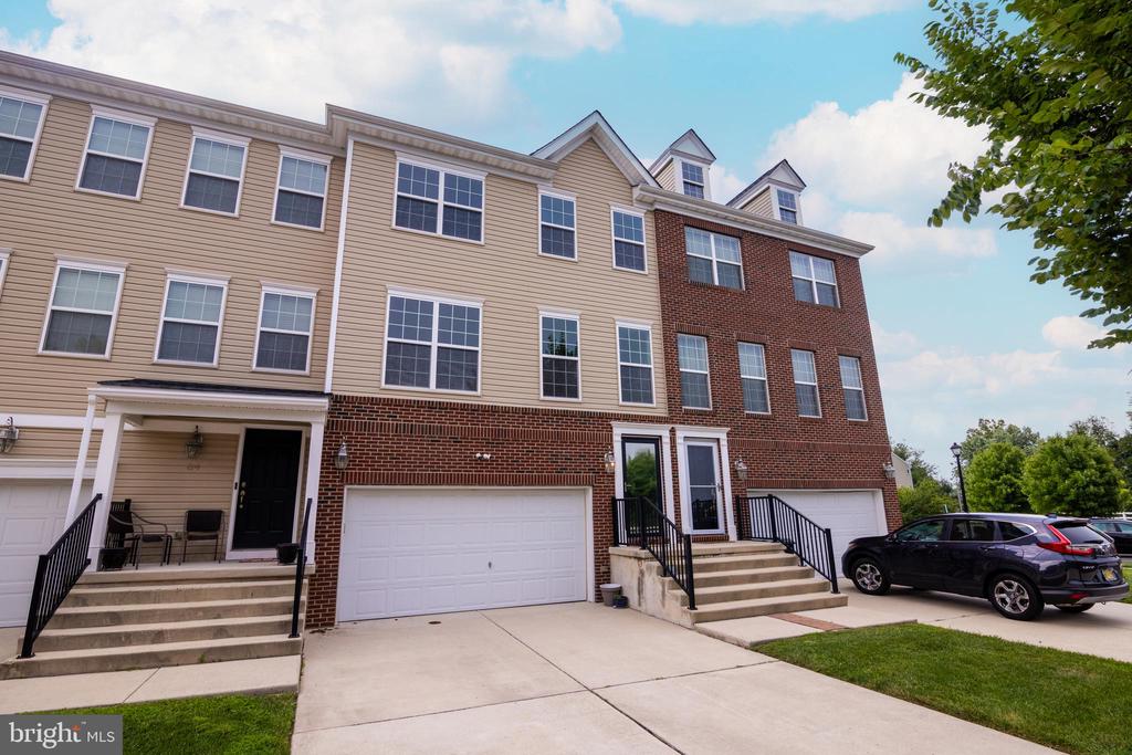 82 CREEKSIDE WAY