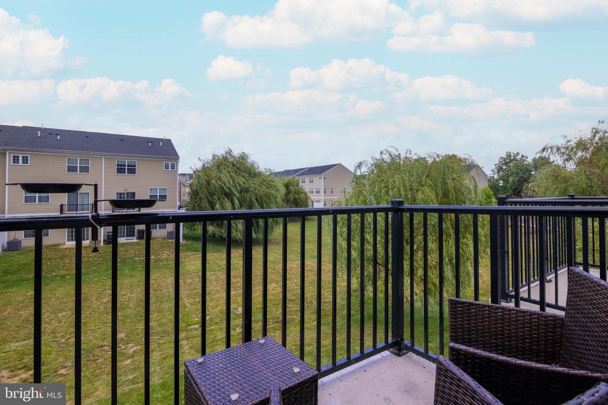 82 CREEKSIDE WAY