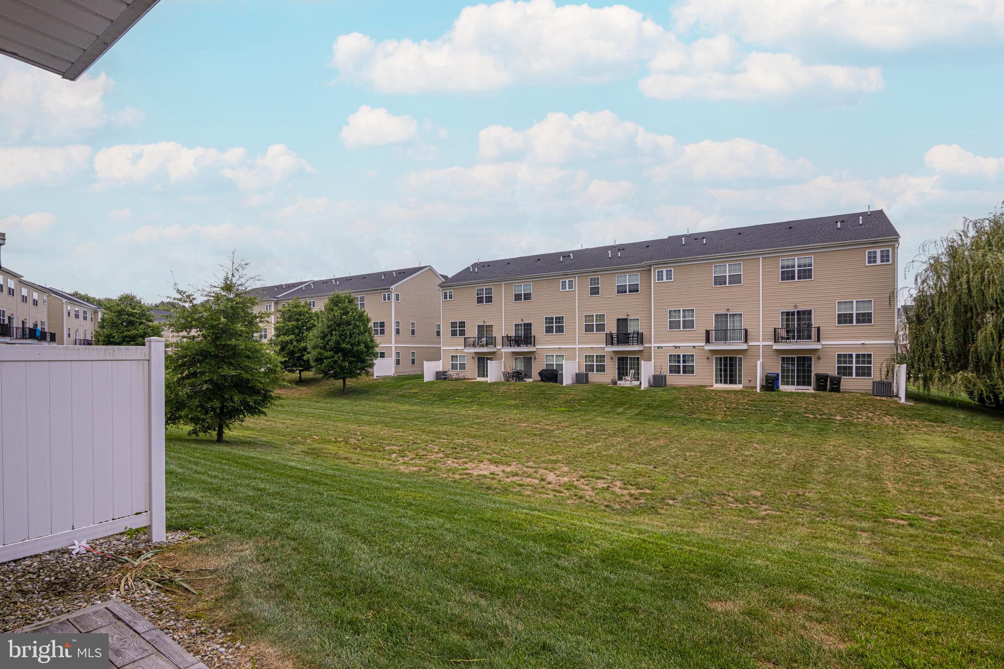 82 CREEKSIDE WAY